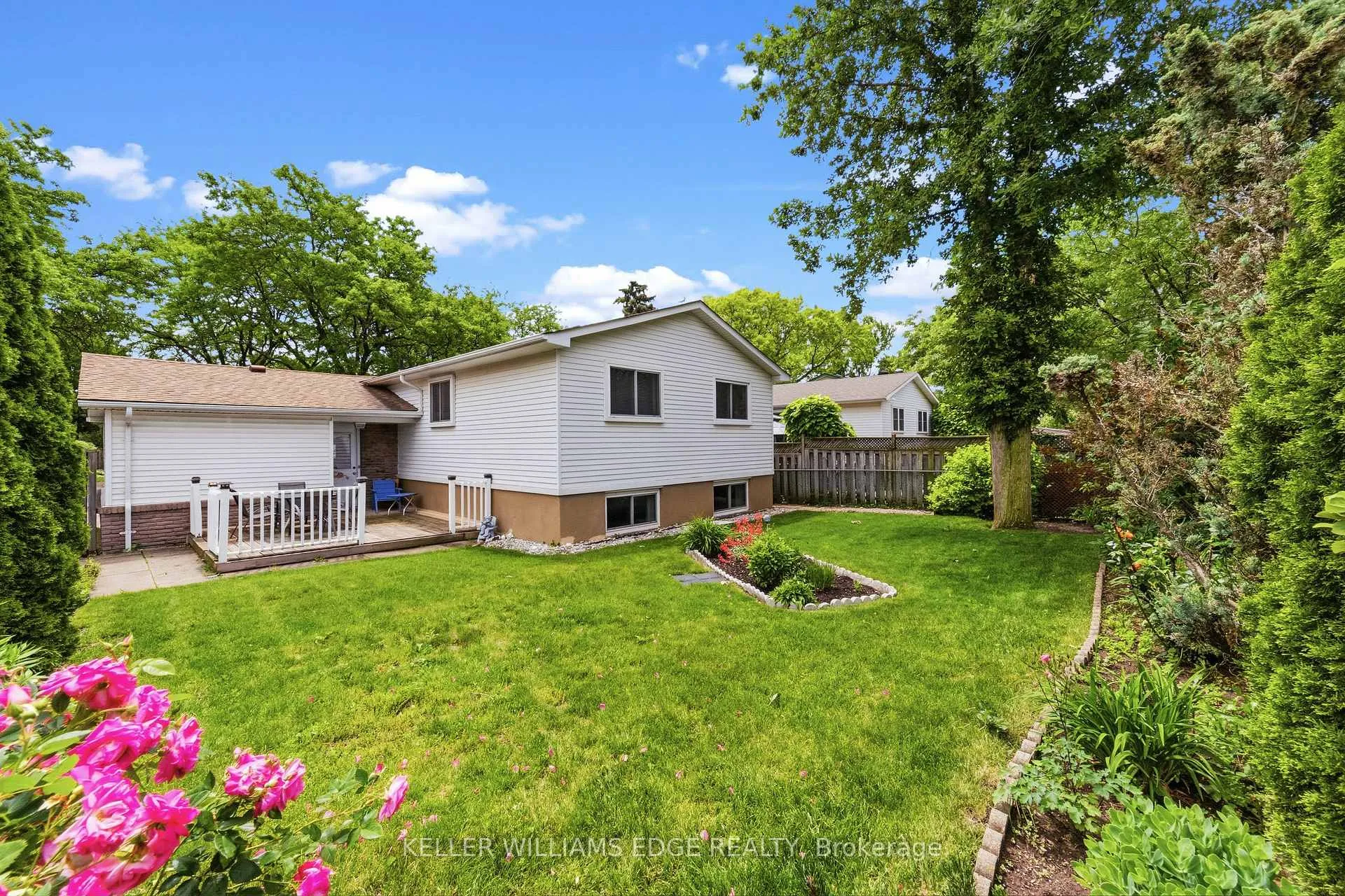 Photo 32 of 644 Lomond Crescent, Burlington, Shoreacres — HOMEH