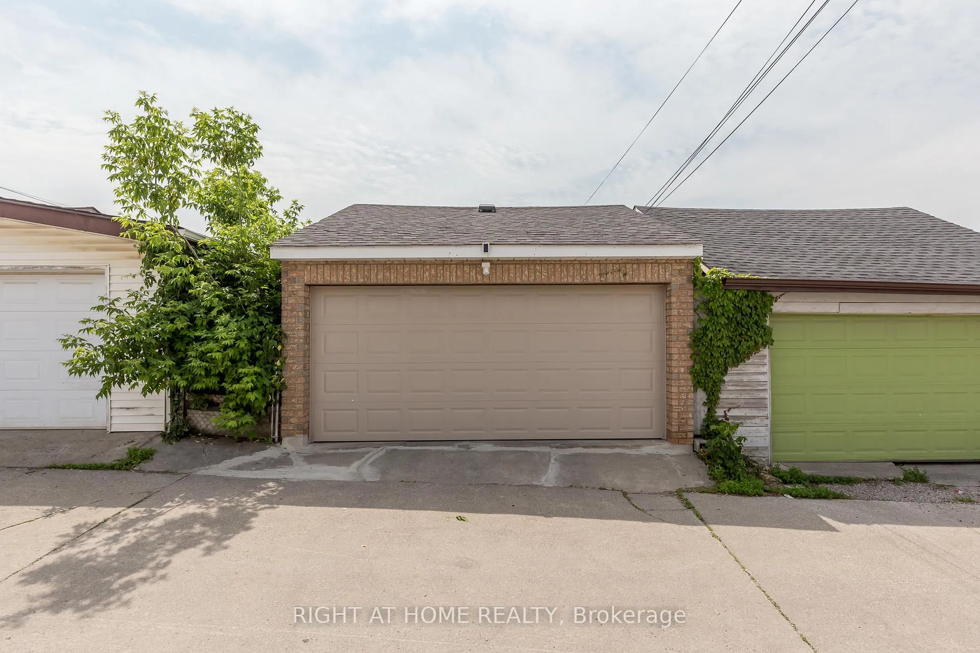 Photo 4 of 171 Gilbert Avenue, Toronto, Corso Italia-Davenport — HOMEH