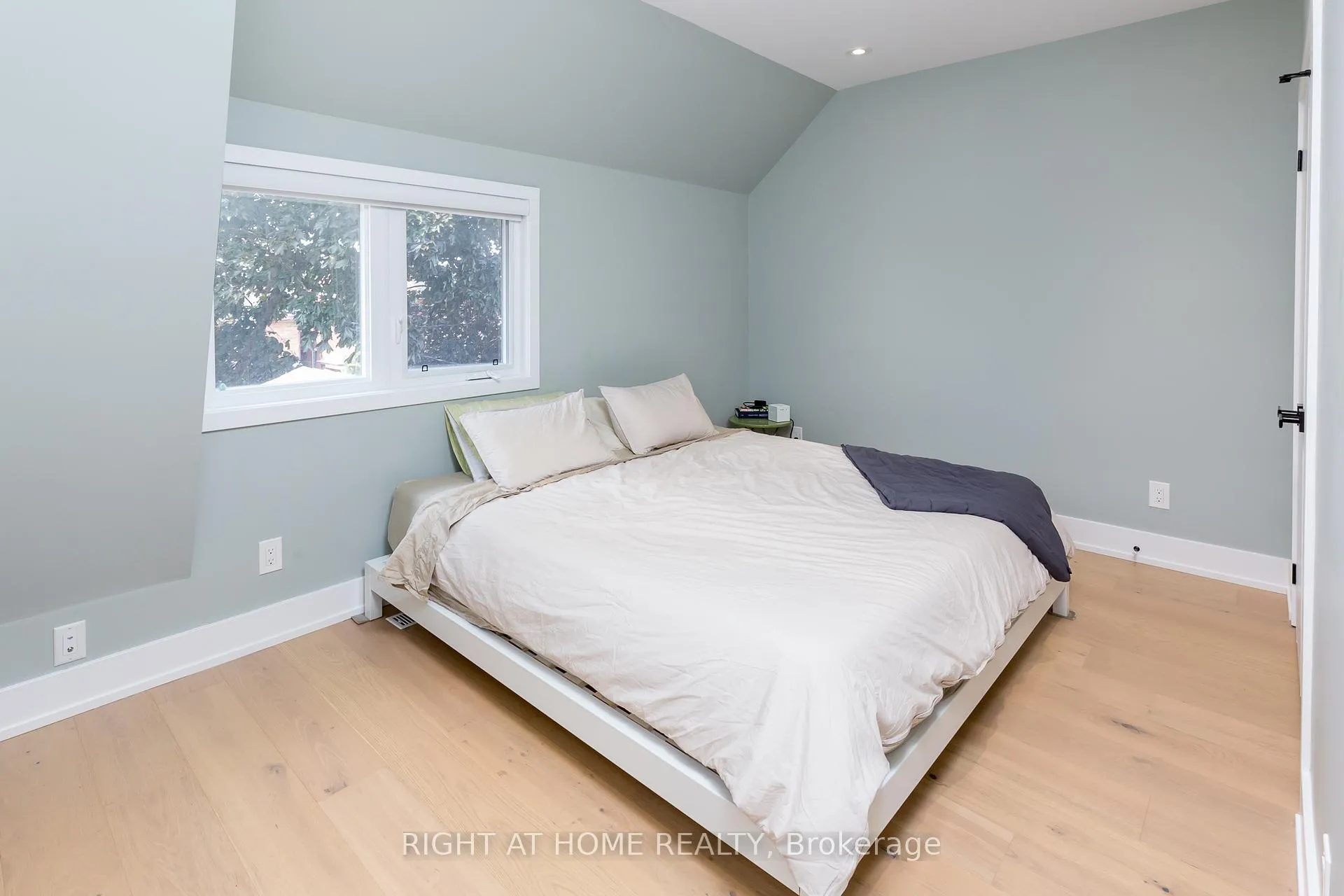 Photo 18 of 171 Gilbert Avenue, Toronto, Corso Italia-Davenport — HOMEH