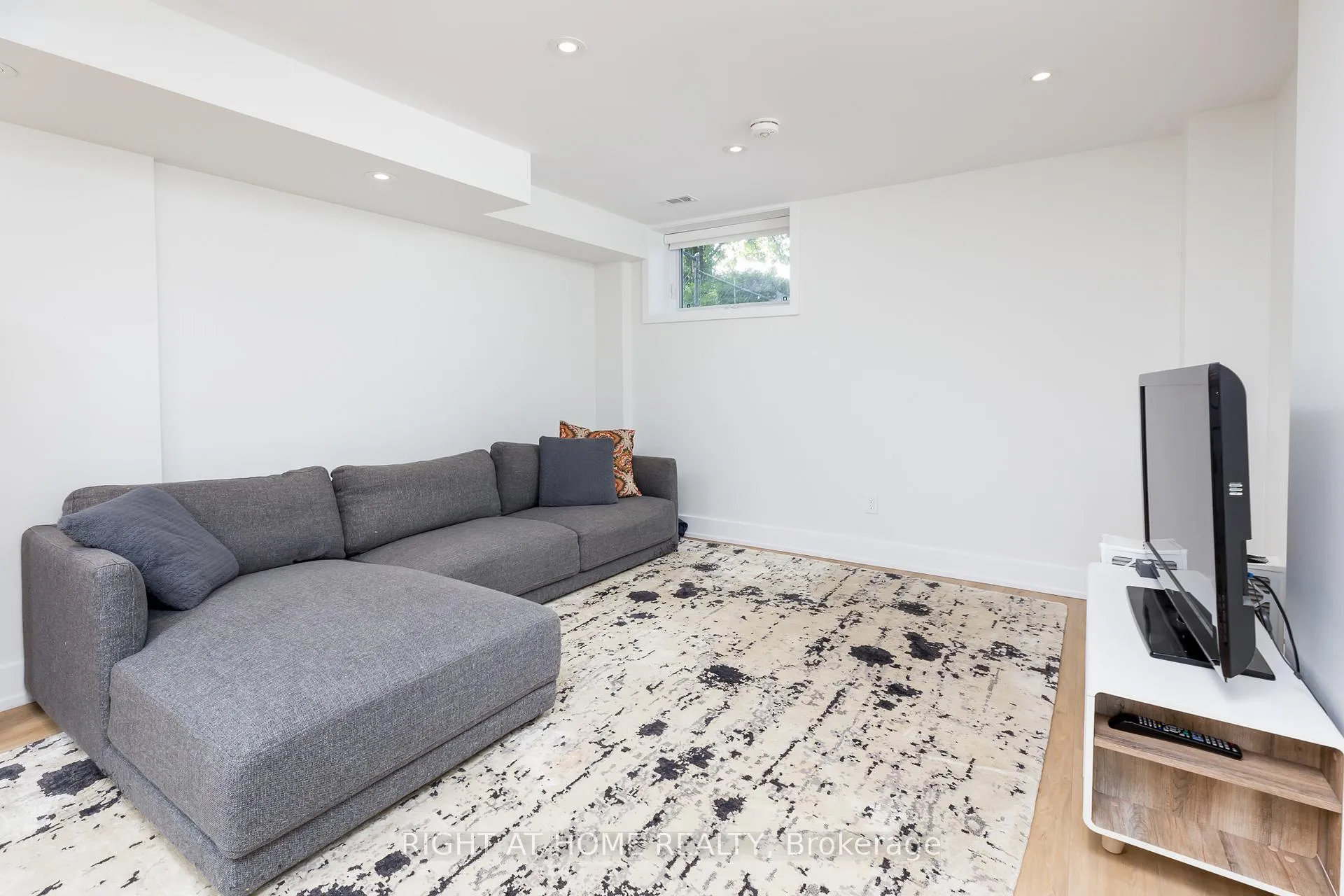 Photo 21 of 171 Gilbert Avenue, Toronto, Corso Italia-Davenport — HOMEH