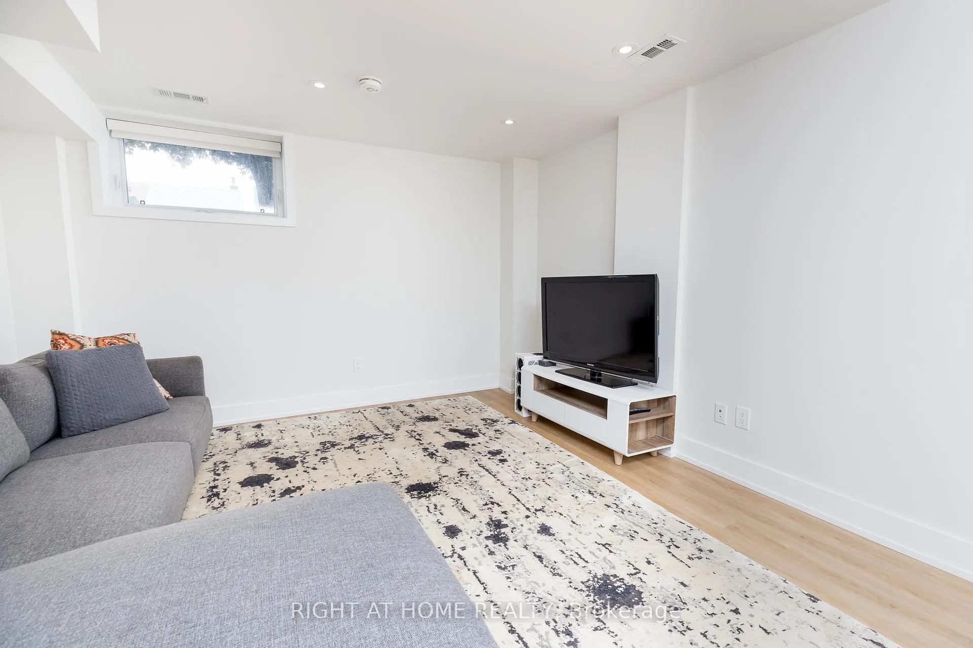 Photo 23 of 171 Gilbert Avenue, Toronto, Corso Italia-Davenport — HOMEH