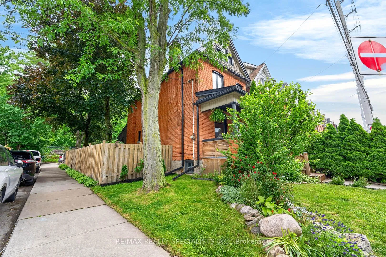 Photo 3 of 56 Cumberland Avenue, Hamilton, St. Clair — HOMEH