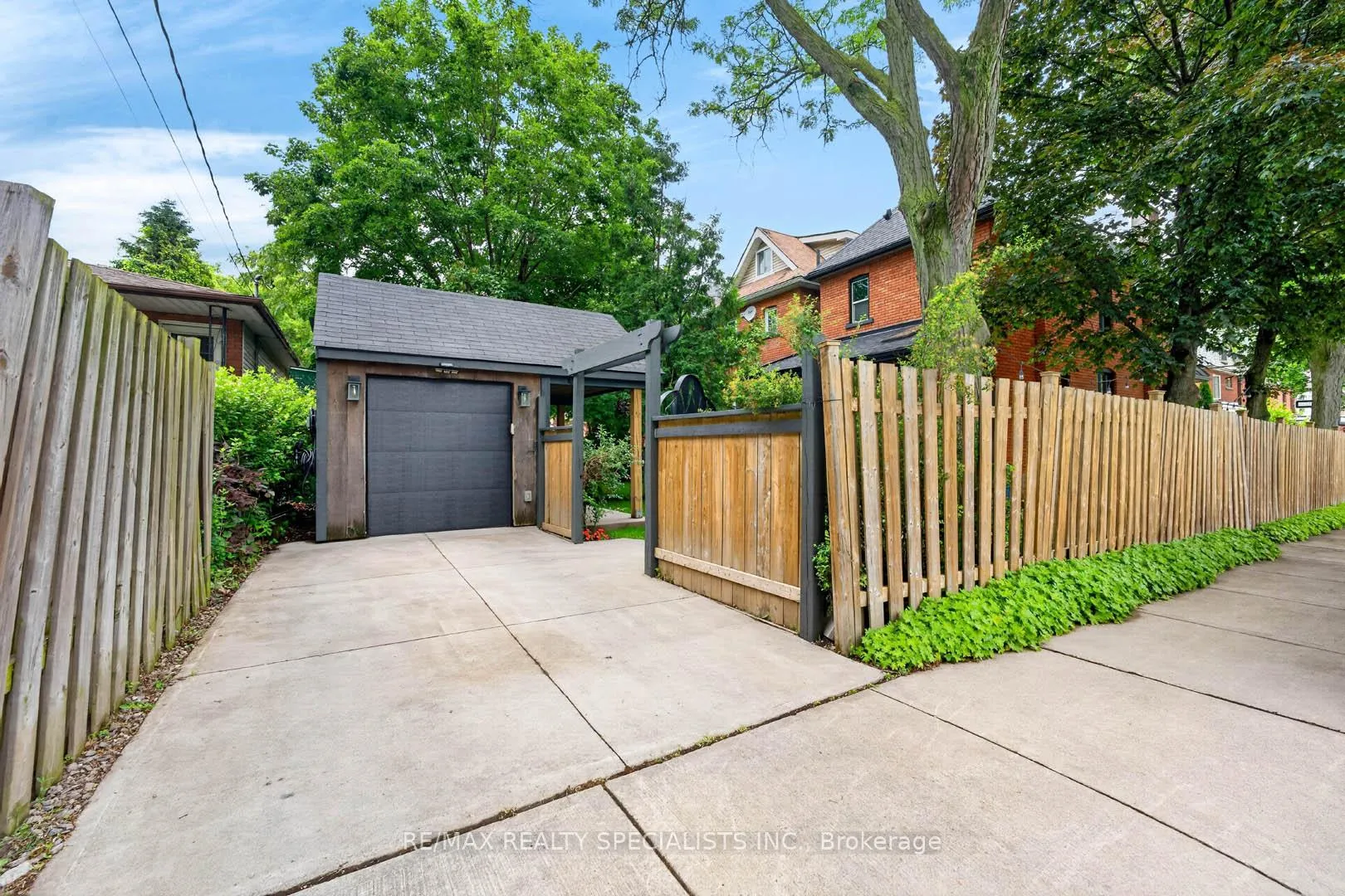 Photo 4 of 56 Cumberland Avenue, Hamilton, St. Clair — HOMEH