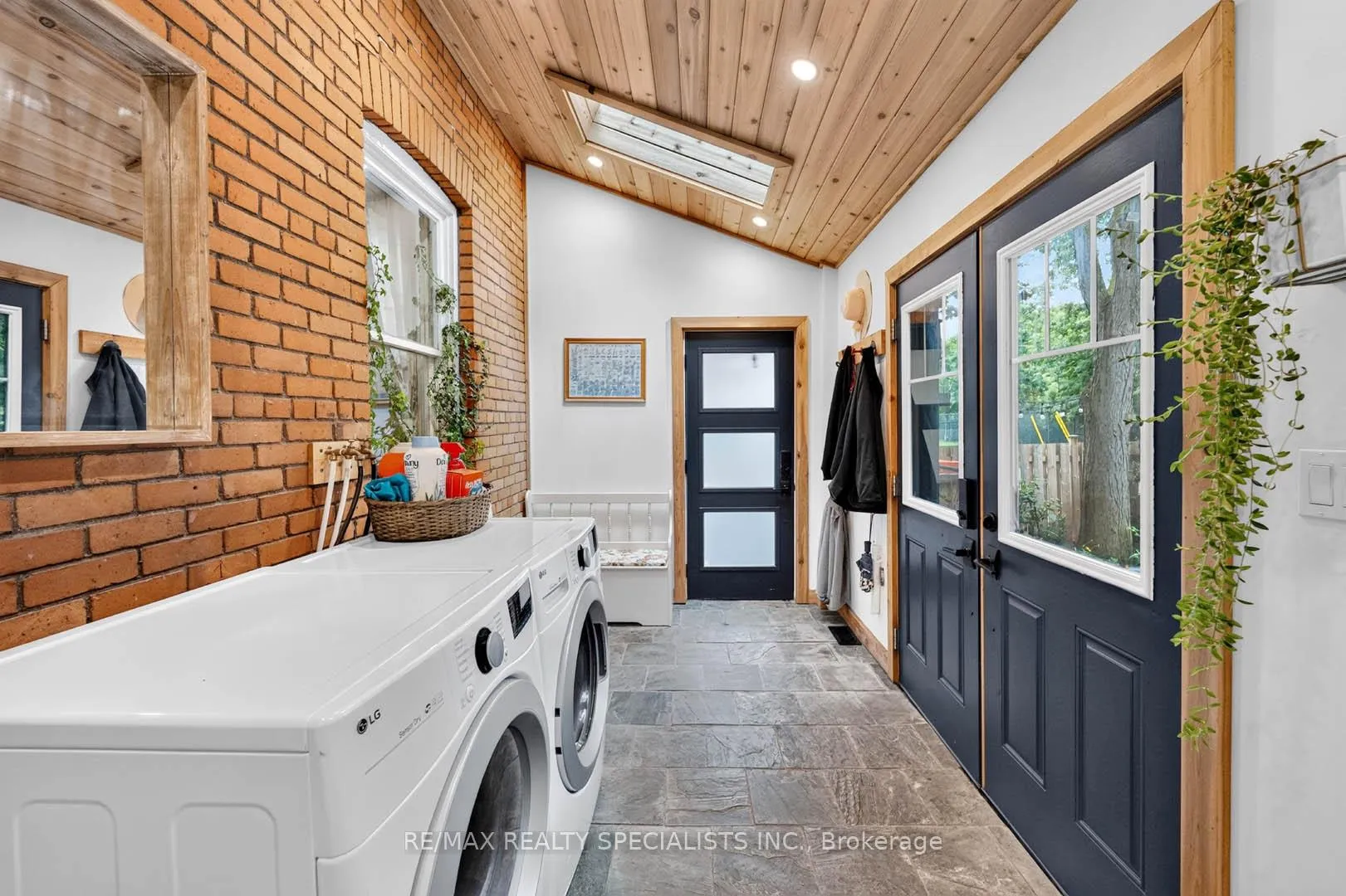 Photo 22 of 56 Cumberland Avenue, Hamilton, St. Clair — HOMEH