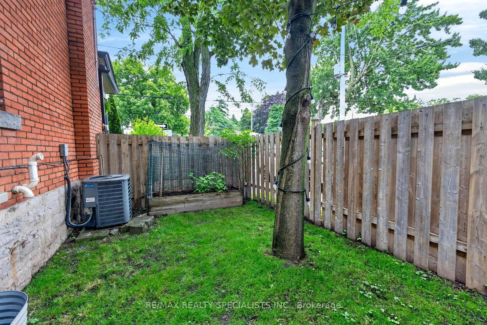 Photo 44 of 56 Cumberland Avenue, Hamilton, St. Clair — HOMEH