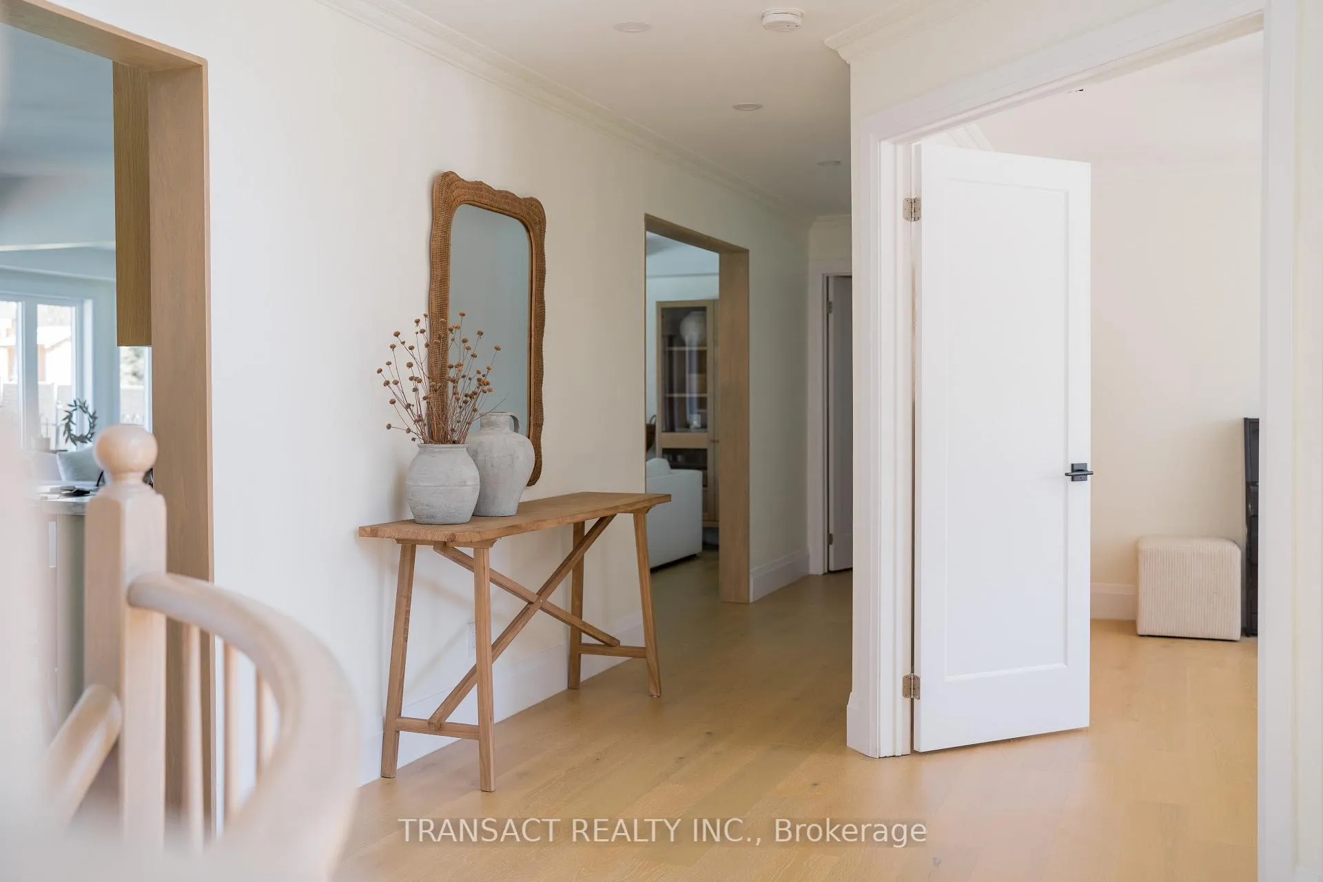 Photo 4 of 28 Alana Drive, Springwater, Centre Vespra — HOMEH