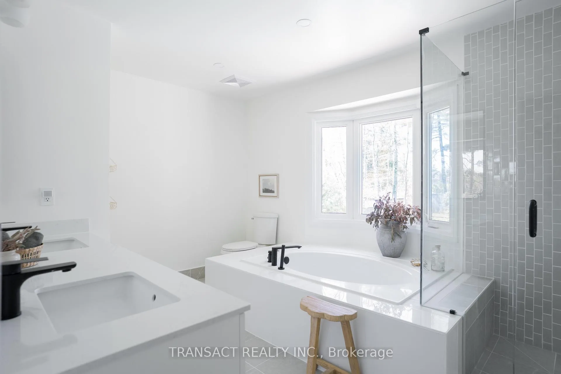 Photo 30 of 28 Alana Drive, Springwater, Centre Vespra — HOMEH