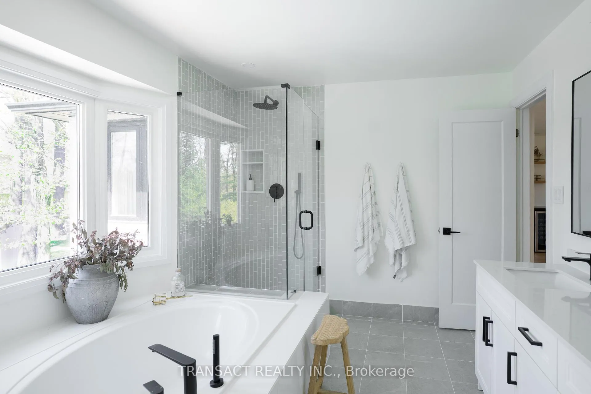 Photo 31 of 28 Alana Drive, Springwater, Centre Vespra — HOMEH