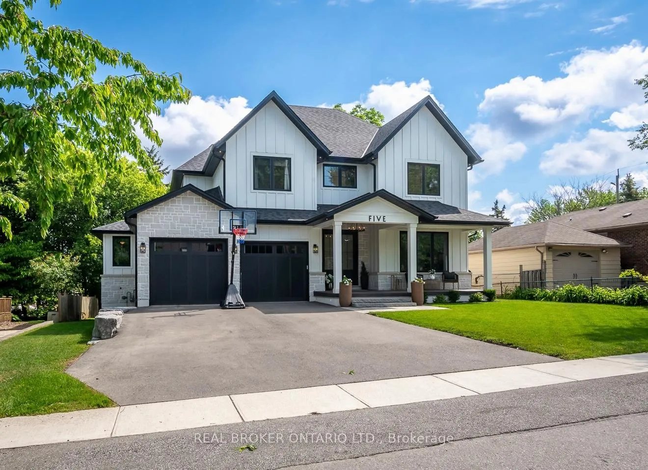 Photo 2 of 5 Arletta Street, Halton Hills, Georgetown — HOMEH