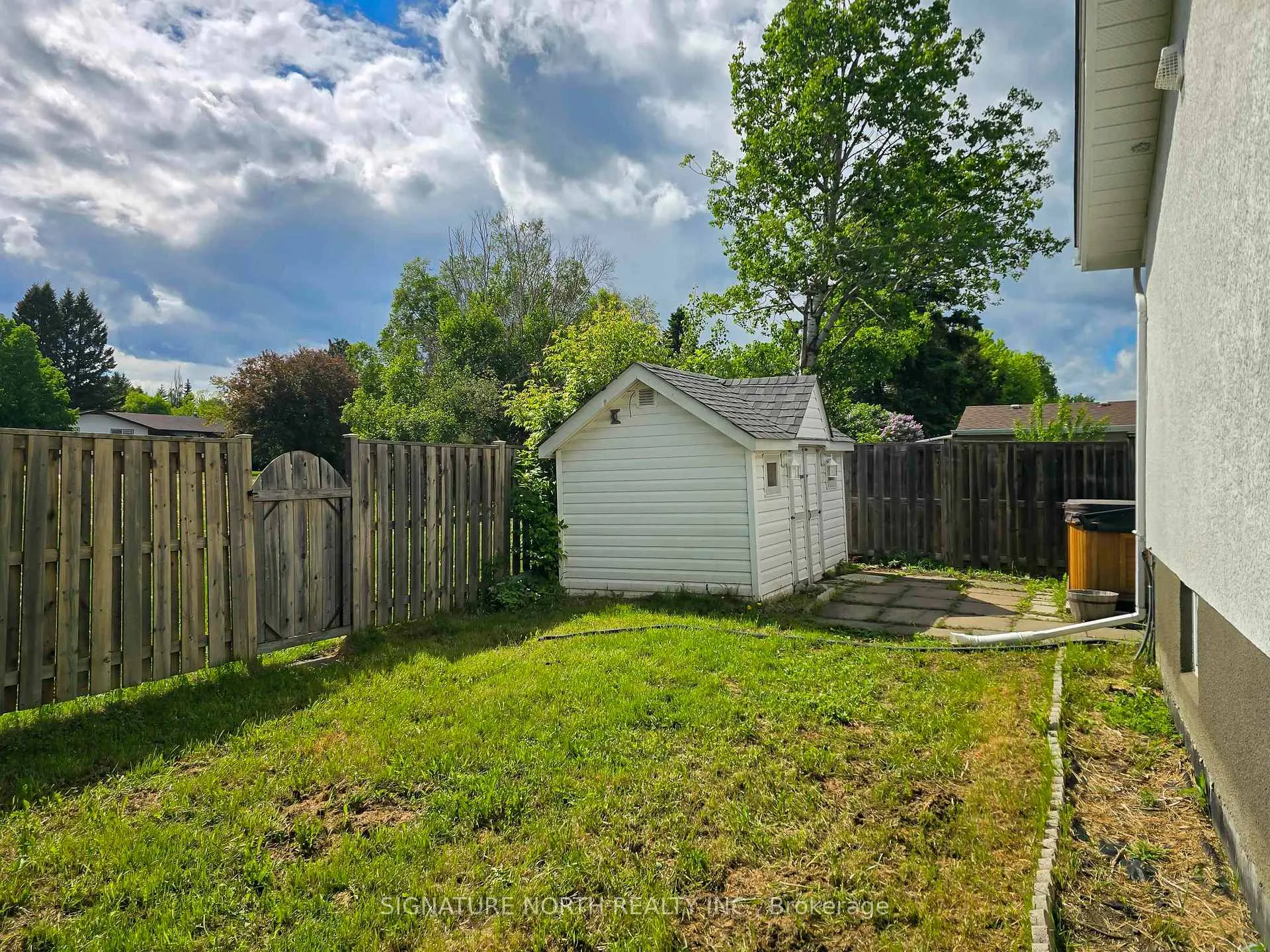 Photo 12 of 189 Evans Street, Thunder Bay, River Terrace — HOMEH
