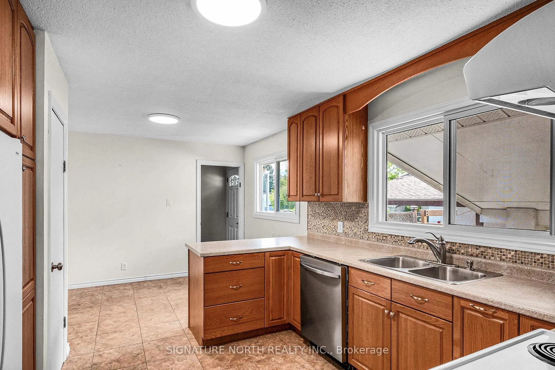 Photo 24 of 189 Evans Street, Thunder Bay, River Terrace — HOMEH