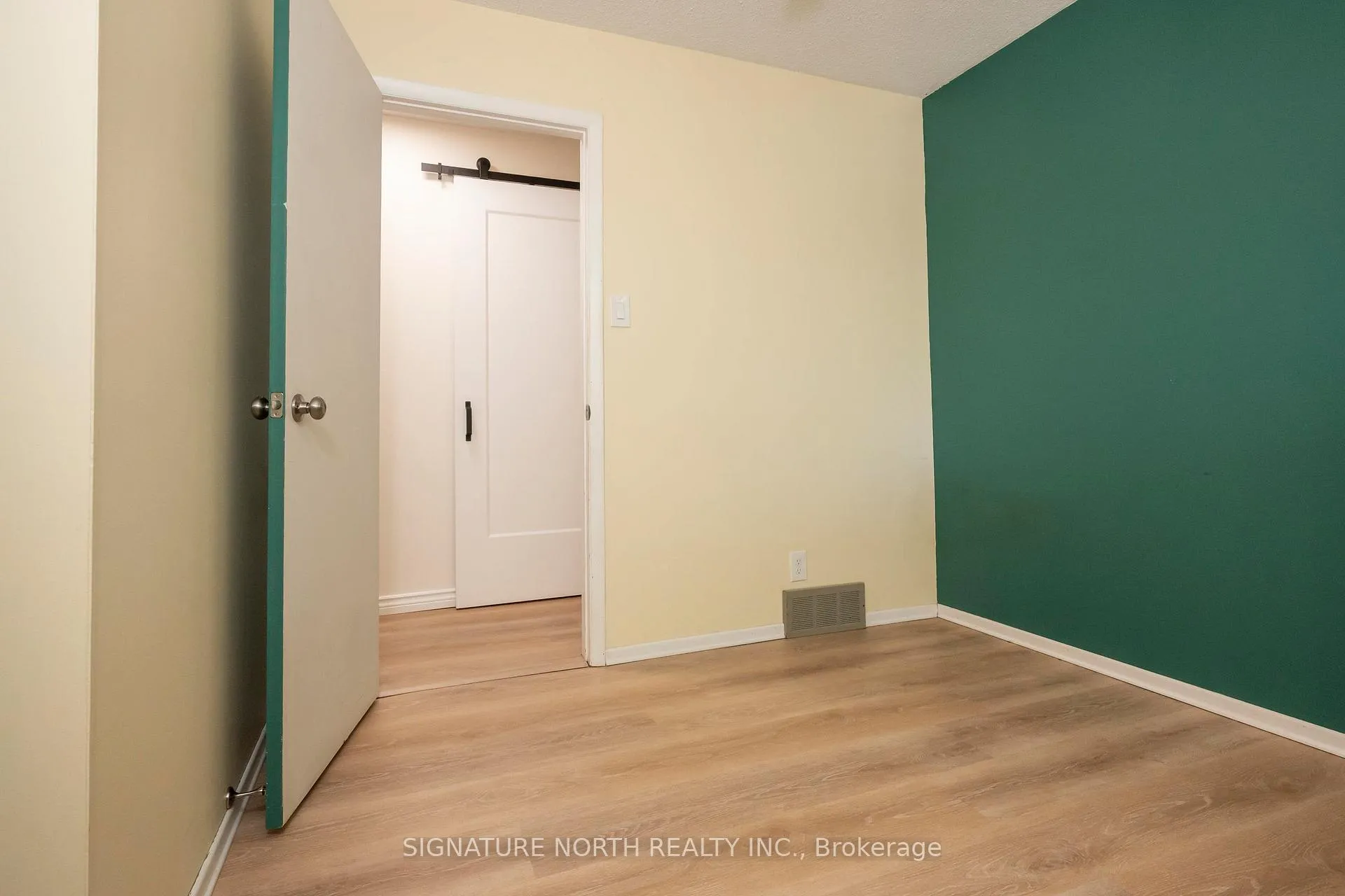 Photo 33 of 189 Evans Street, Thunder Bay, River Terrace — HOMEH