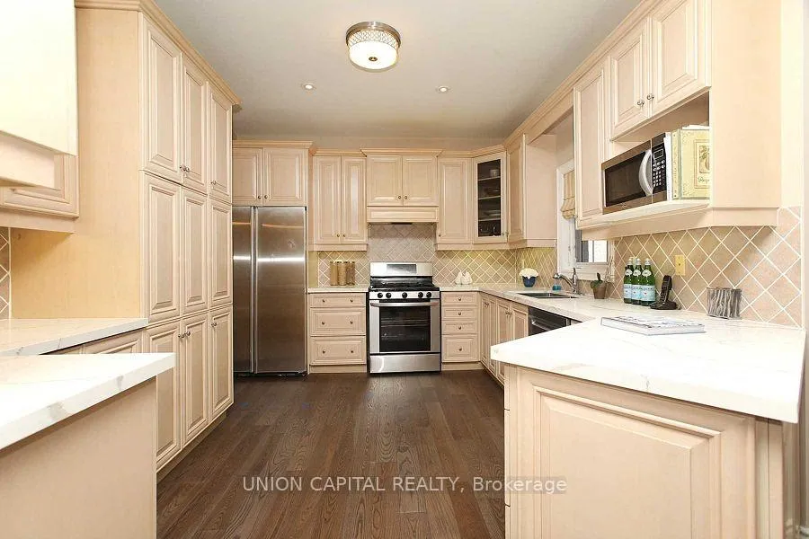 Photo 10 of 75 Langtry Place, Vaughan, Uplands — HOMEH