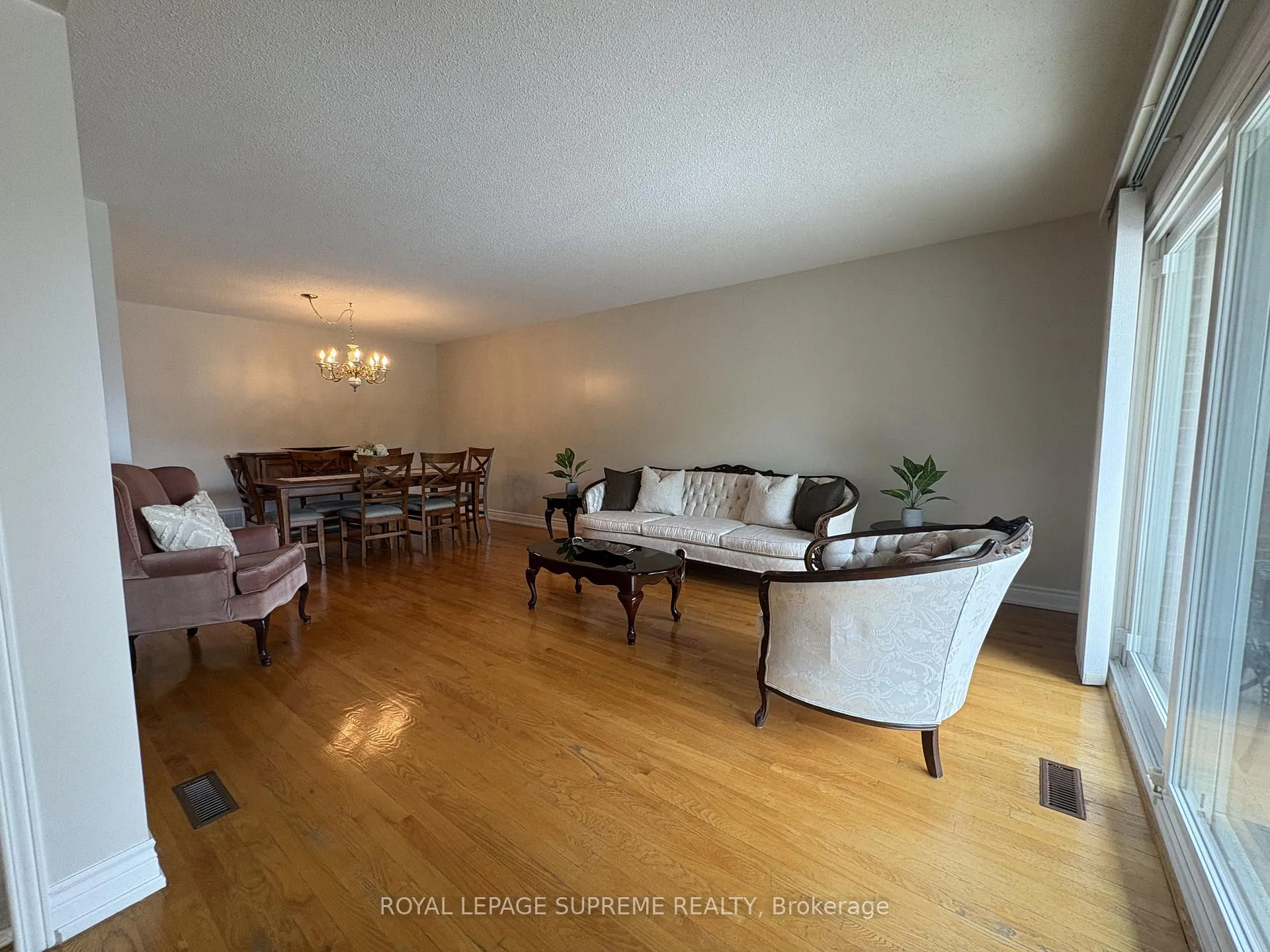 Photo 7 of 966 Lovingston Crescent, Mississauga, Rathwood — HOMEH