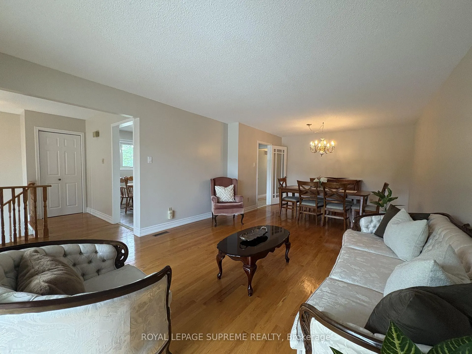 Photo 8 of 966 Lovingston Crescent, Mississauga, Rathwood — HOMEH