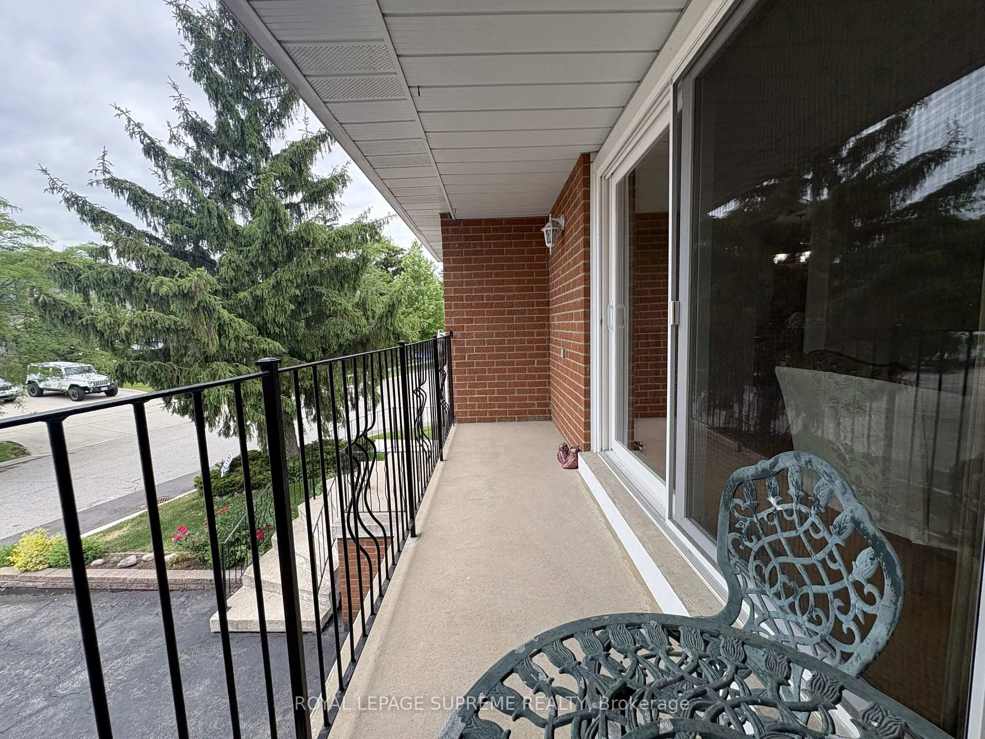 Photo 10 of 966 Lovingston Crescent, Mississauga, Rathwood — HOMEH