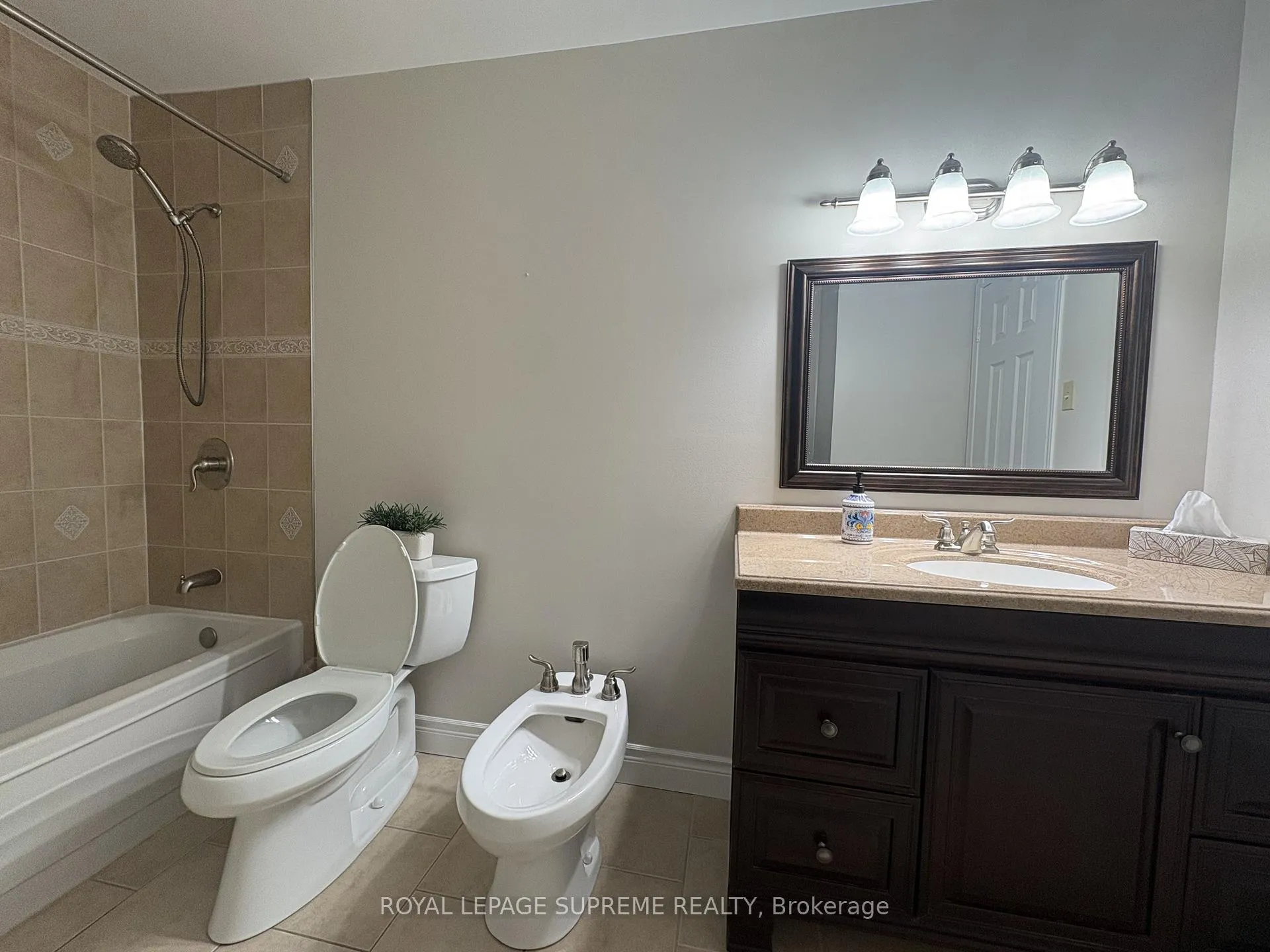 Photo 16 of 966 Lovingston Crescent, Mississauga, Rathwood — HOMEH