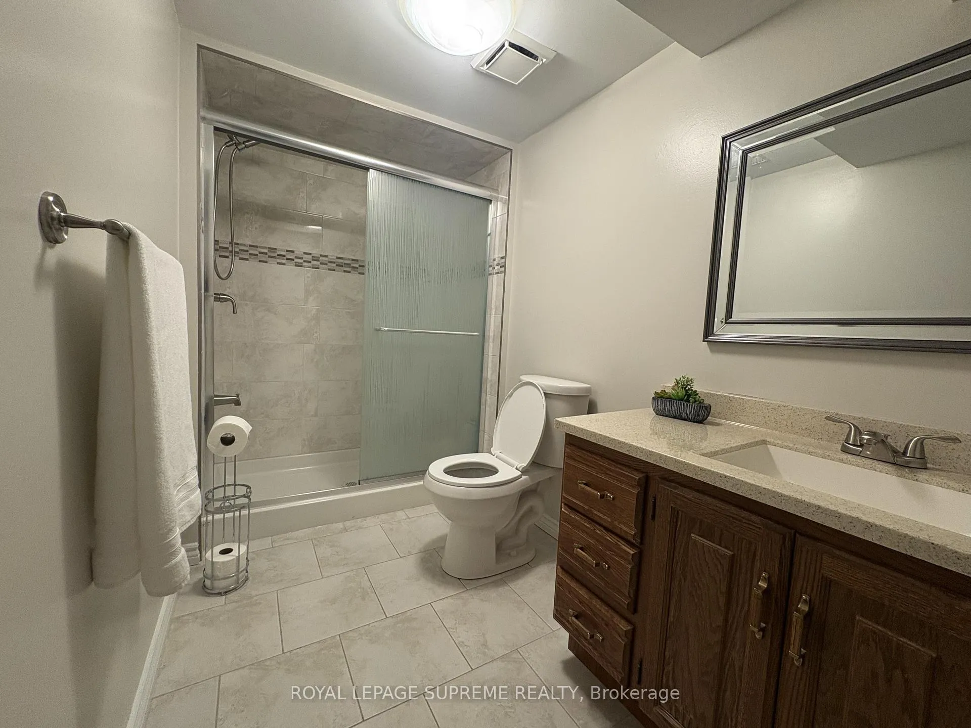 Photo 25 of 966 Lovingston Crescent, Mississauga, Rathwood — HOMEH