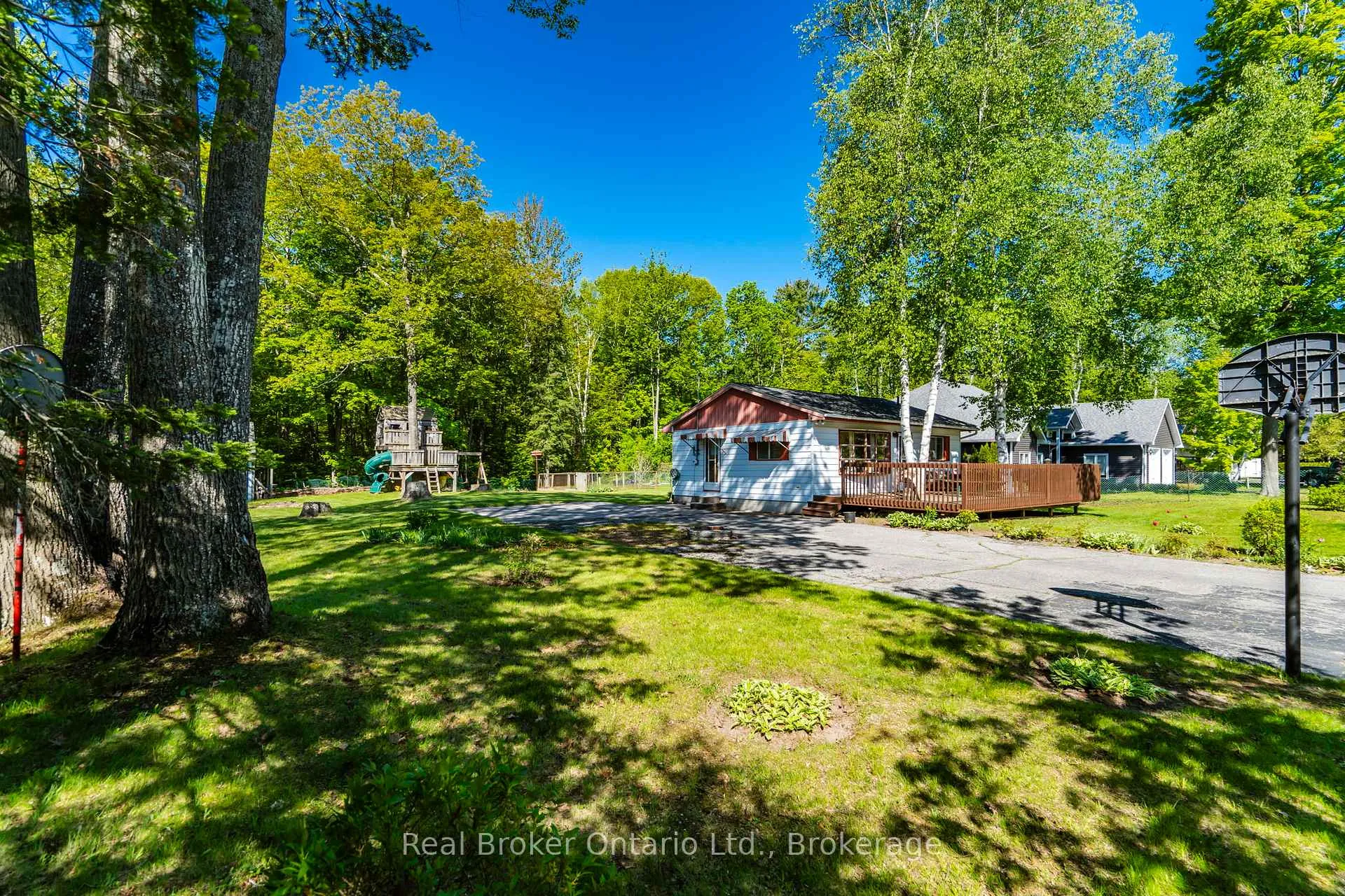 Photo 4 of 24 Poplar Drive, Tiny, Rural Tiny — HOMEH