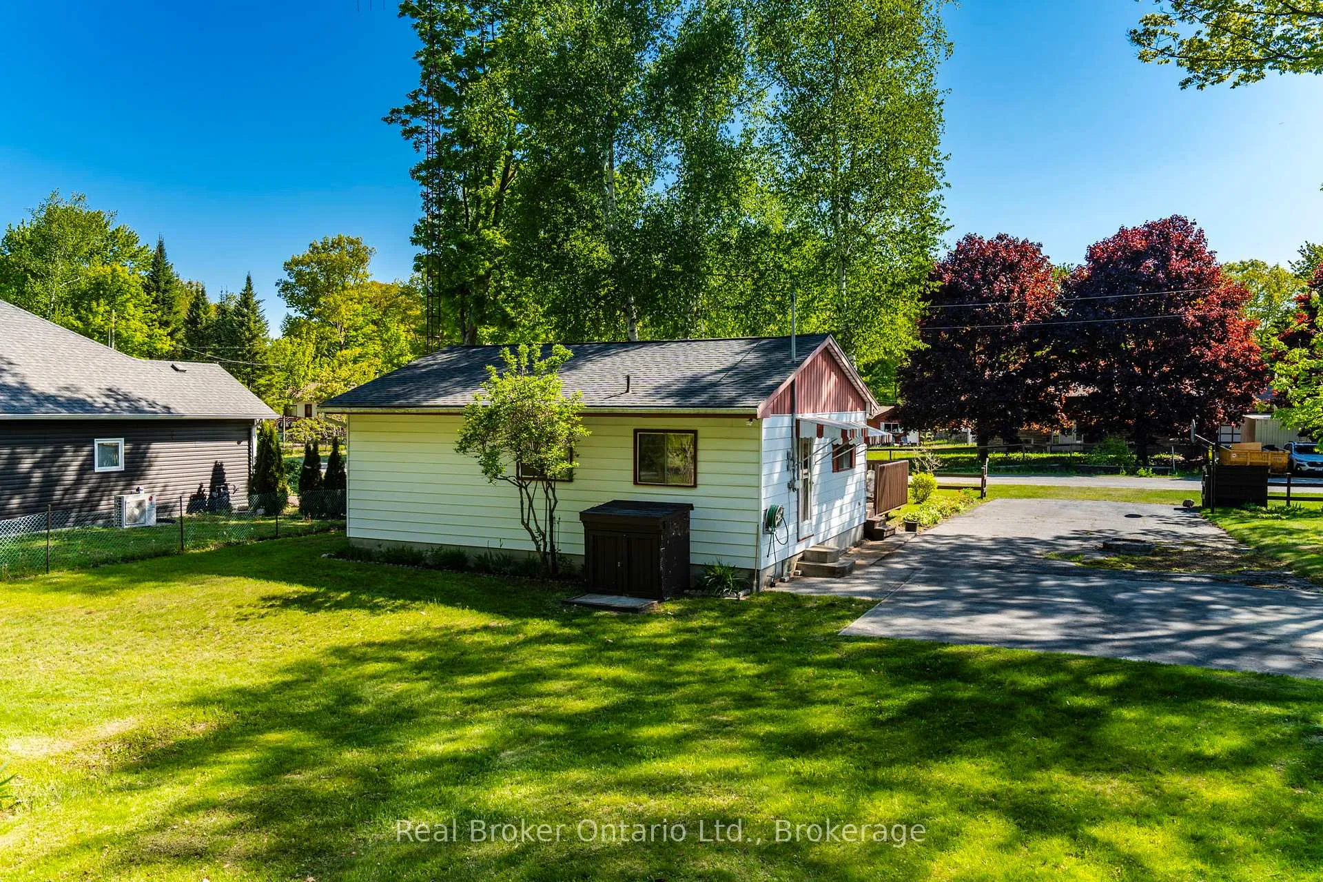 Photo 19 of 24 Poplar Drive, Tiny, Rural Tiny — HOMEH