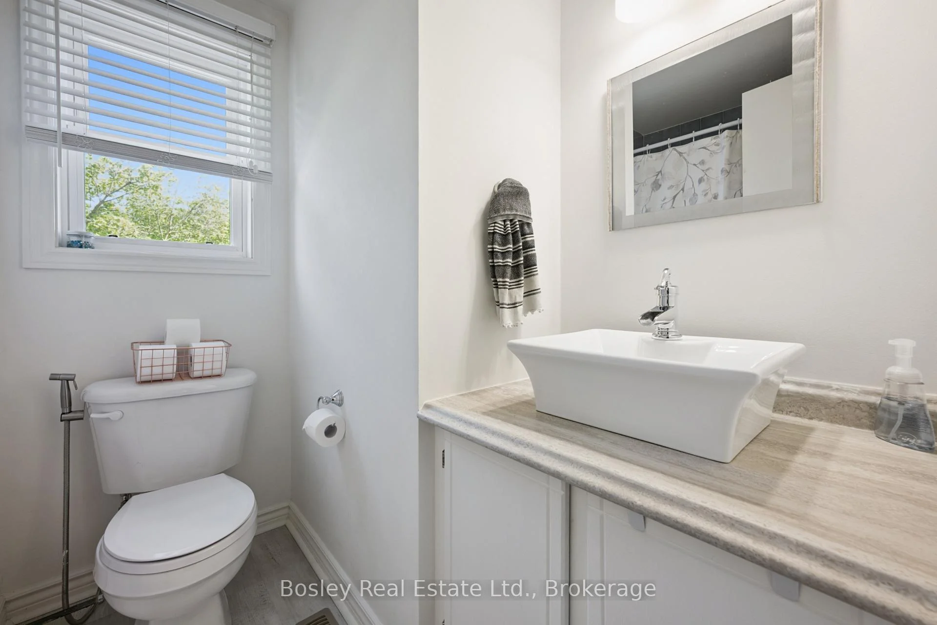 Photo 6 of 84 Cassander Crescent, Brampton, Heart Lake East — HOMEH