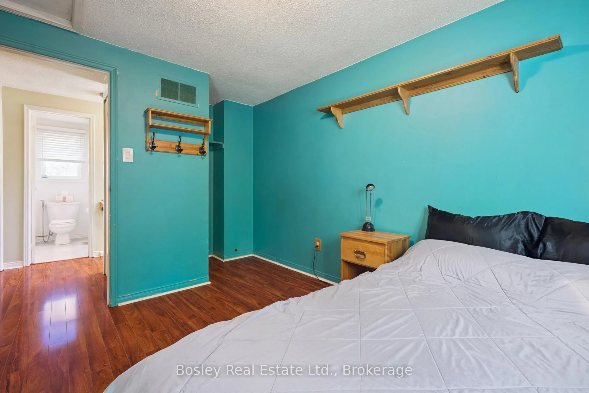 Photo 12 of 84 Cassander Crescent, Brampton, Heart Lake East — HOMEH