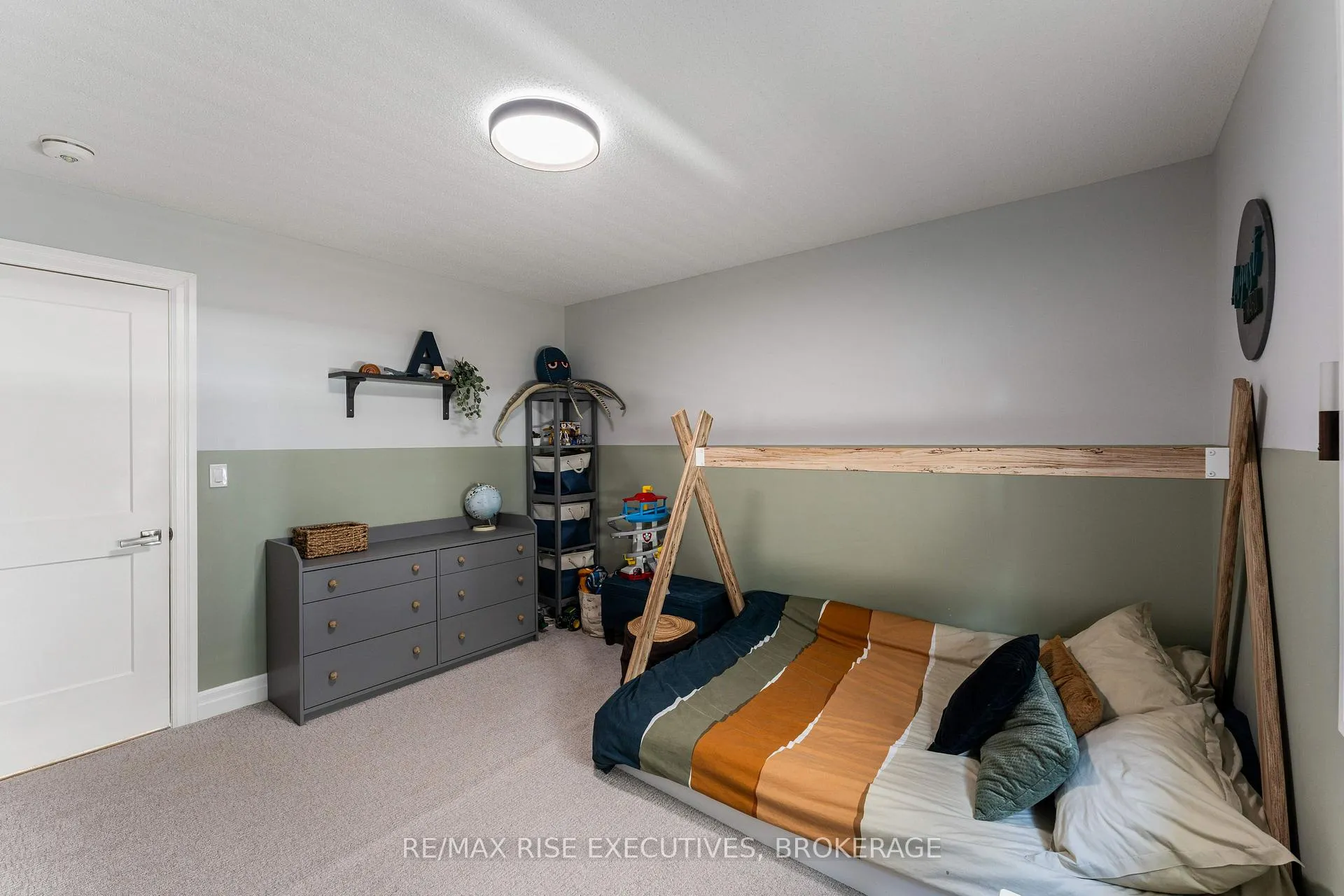 Photo 33 of 689 Halloway Drive, Kingston, Kingston East (Incl Barret Crt) — HOMEH