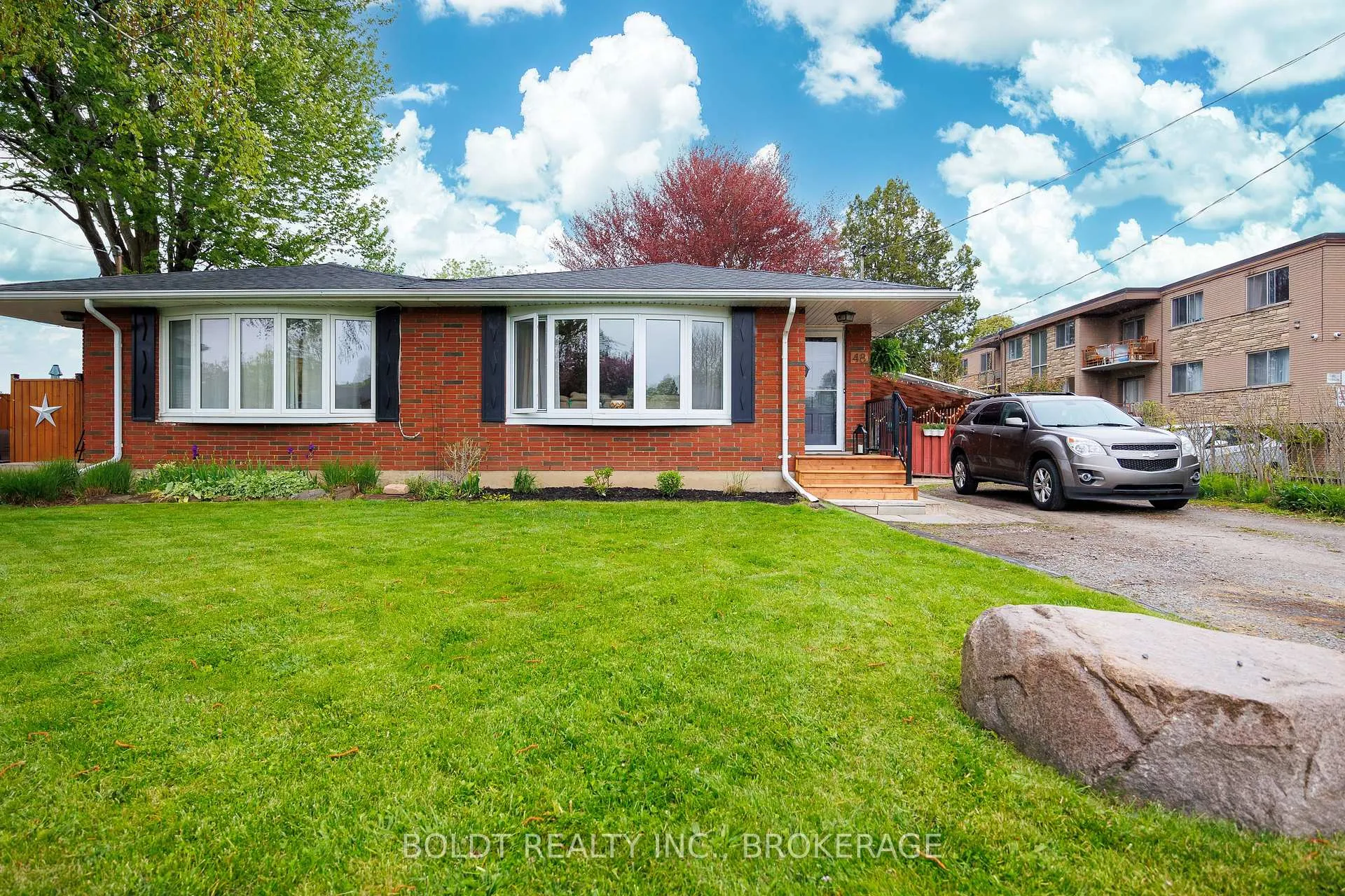 Photo 1 of 48 Nello Street, St. Catharines, Fairview — HOMEH