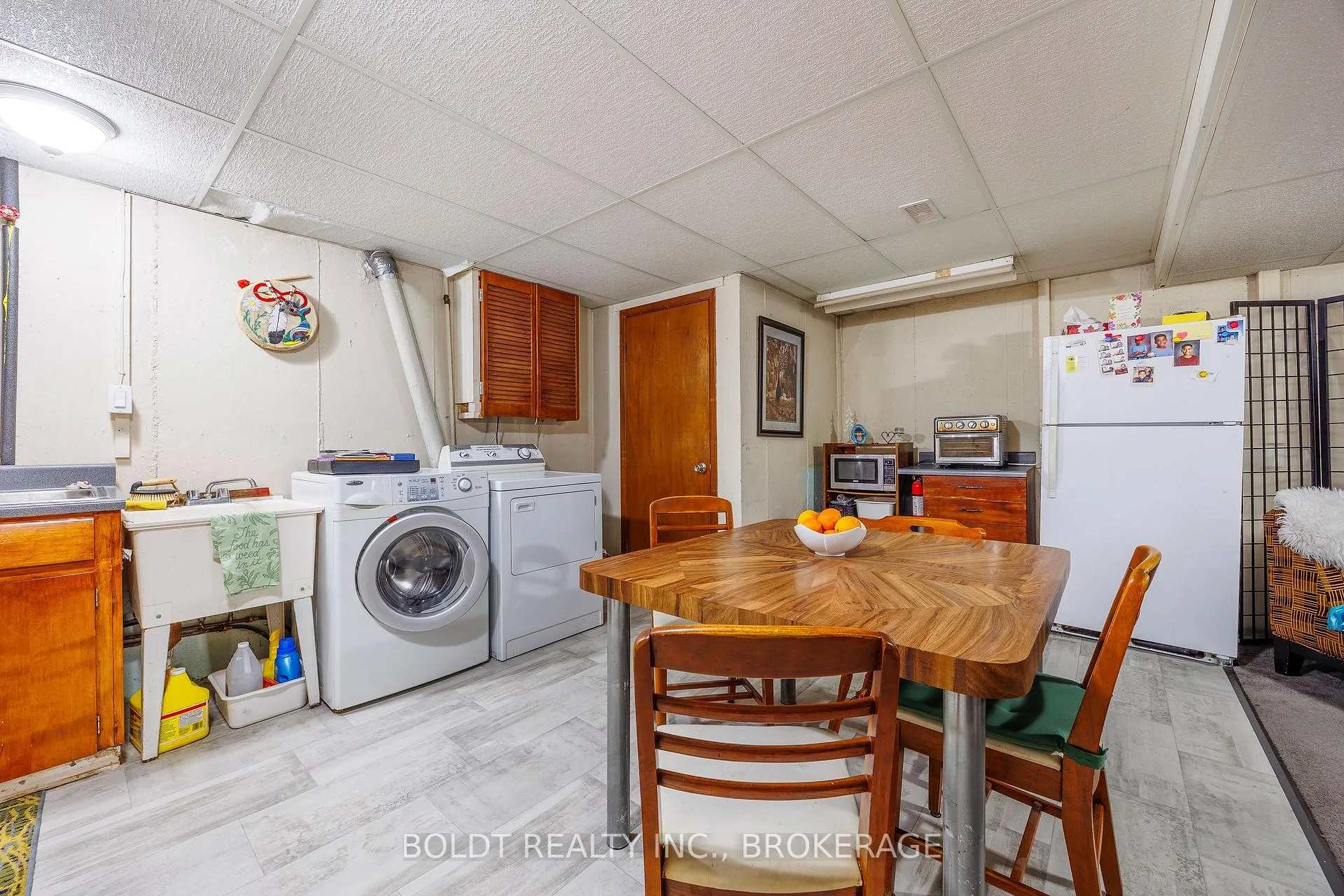 Photo 16 of 48 Nello Street, St. Catharines, Fairview — HOMEH