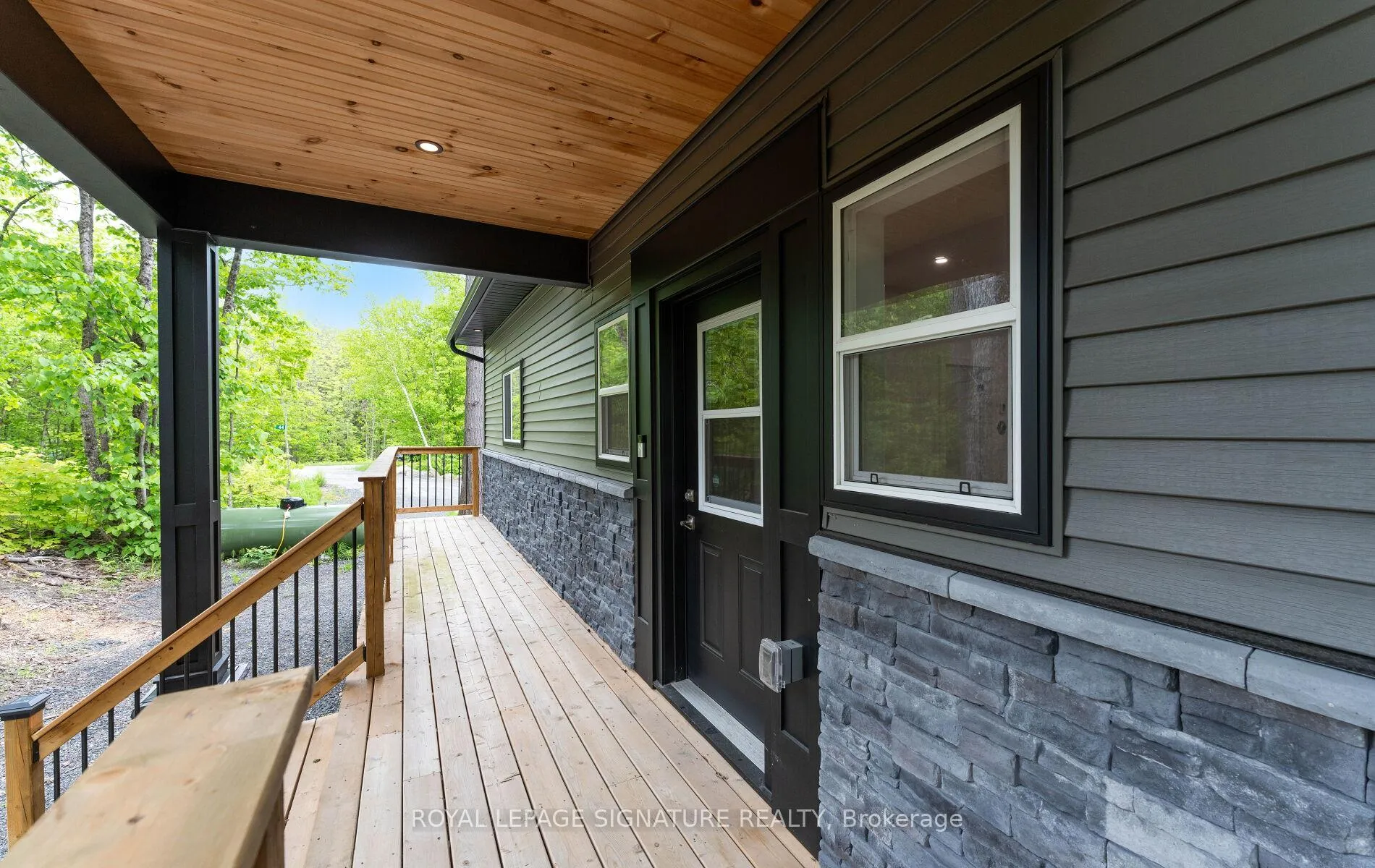 Photo 6 of 44 Sunnyshore Park Drive, McKellar — HOMEH
