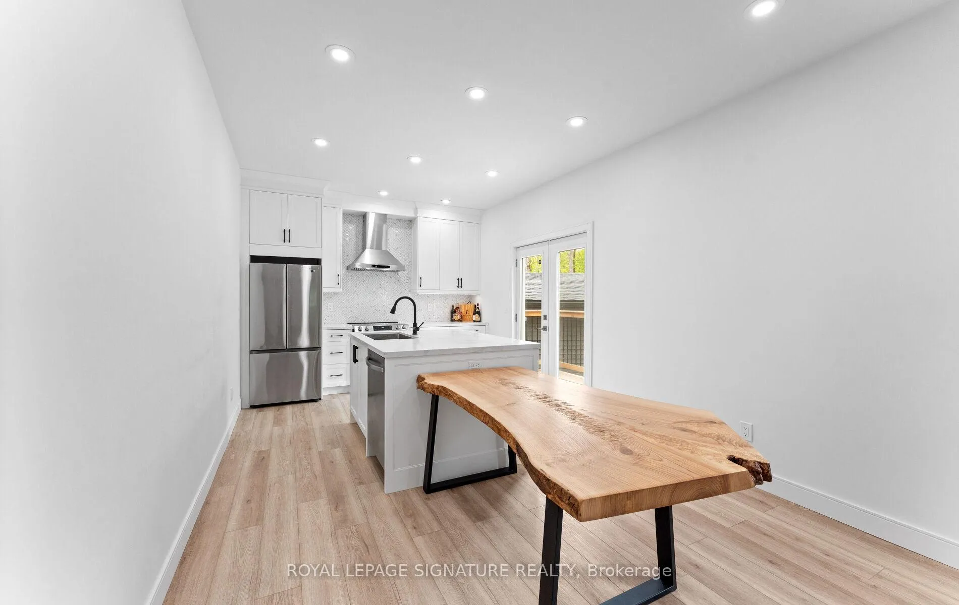 Photo 11 of 44 Sunnyshore Park Drive, McKellar — HOMEH