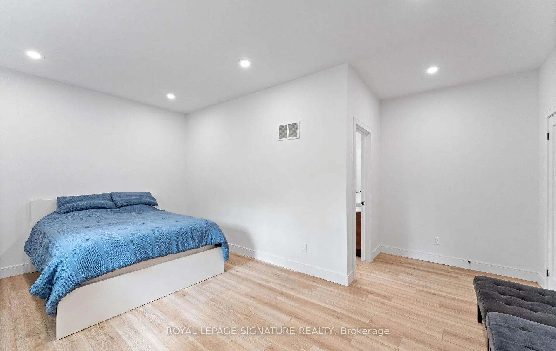Photo 20 of 44 Sunnyshore Park Drive, McKellar — HOMEH