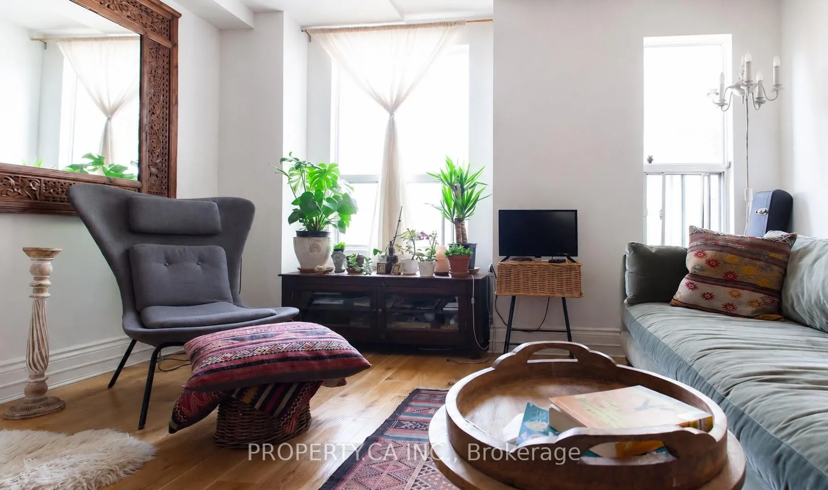Photo 3 of Unit Upper, 13 Hook Avenue, Toronto, Junction Area — HOMEH