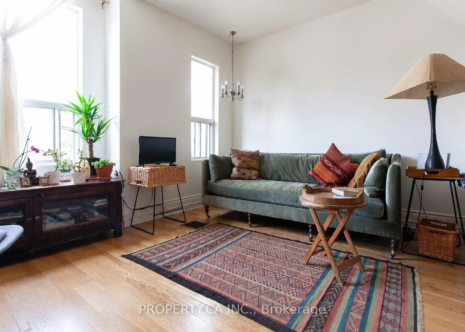 Photo 4 of Unit Upper, 13 Hook Avenue, Toronto, Junction Area — HOMEH