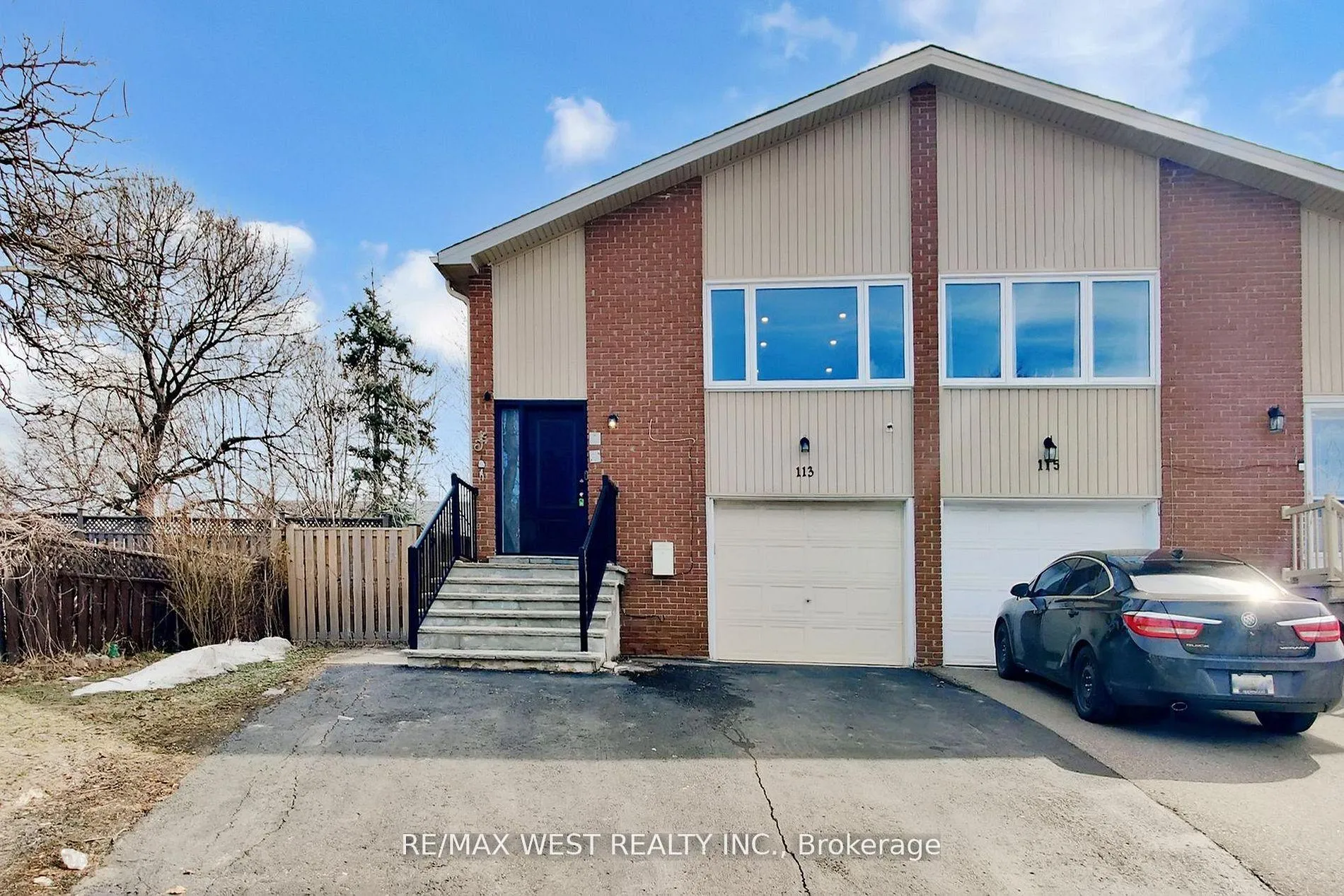 Front of 113 Kingswood Drive N