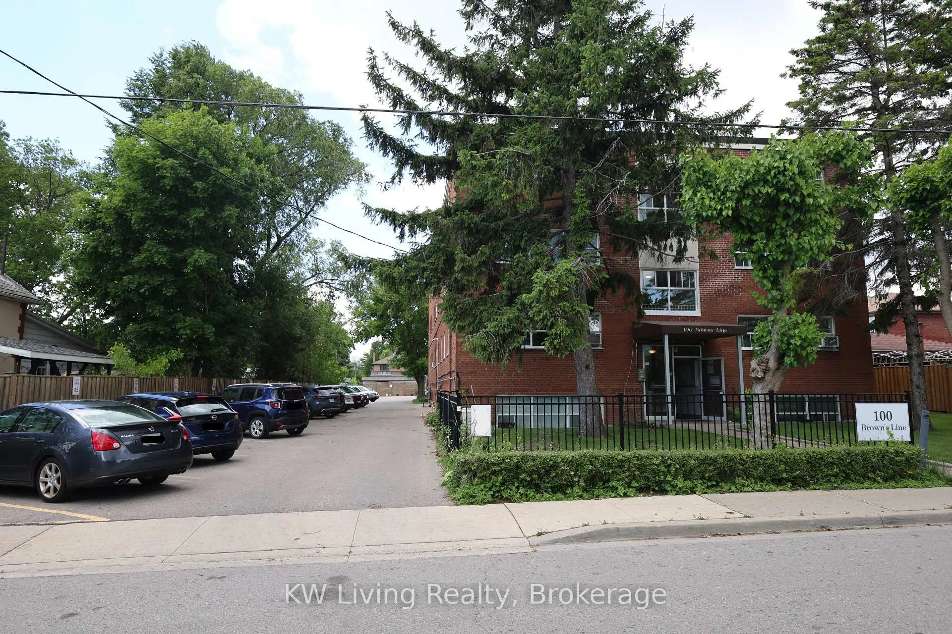 Photo 2 of Unit 403, 100 Browns Line, Etobicoke, Alderwood — HOMEH