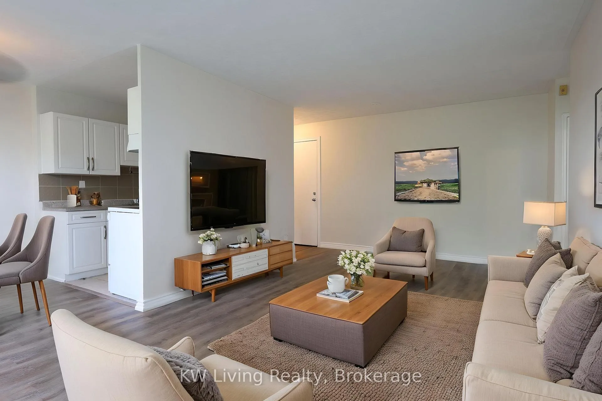 Photo 7 of Unit 403, 100 Browns Line, Etobicoke, Alderwood — HOMEH
