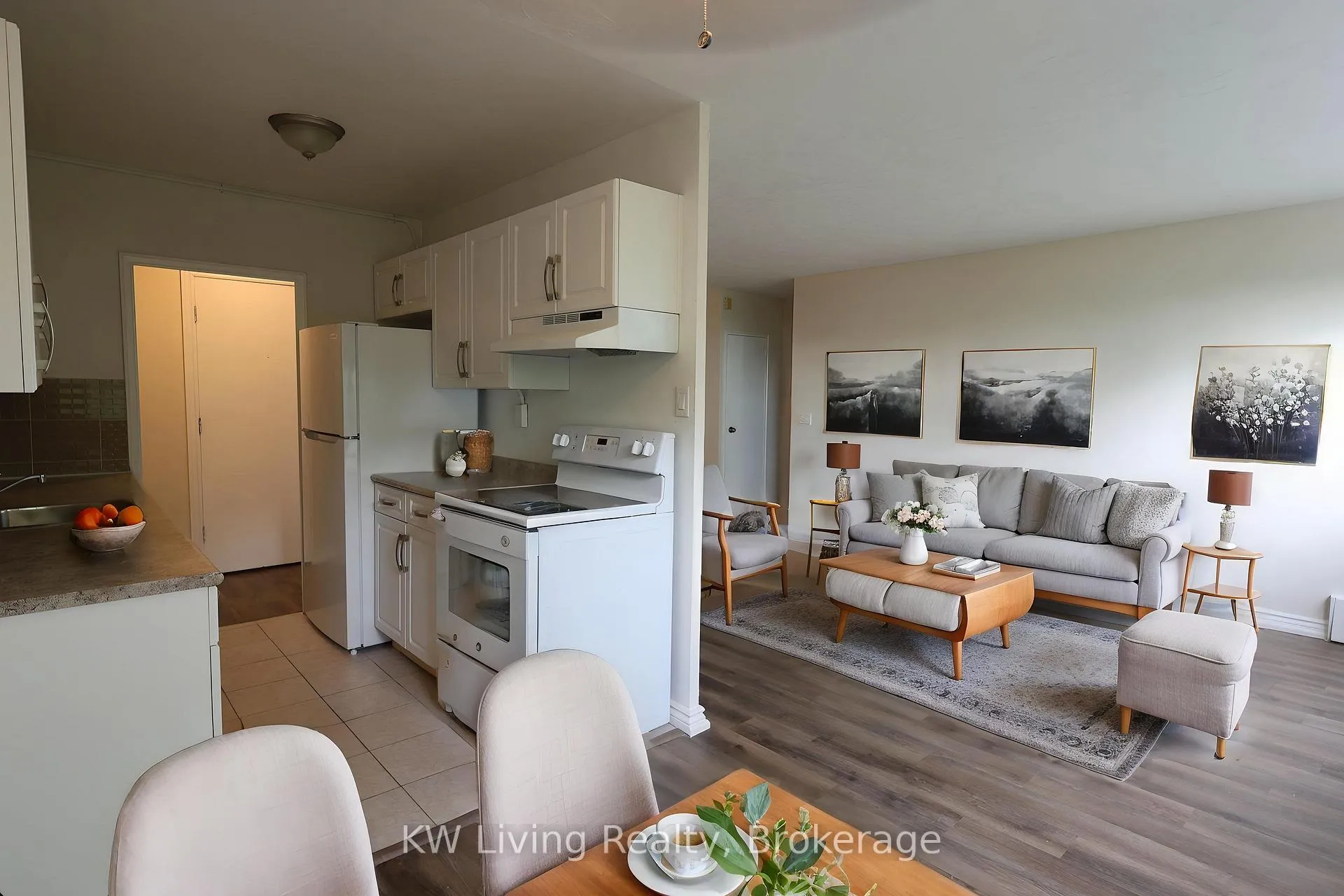 Photo 14 of Unit 403, 100 Browns Line, Etobicoke, Alderwood — HOMEH
