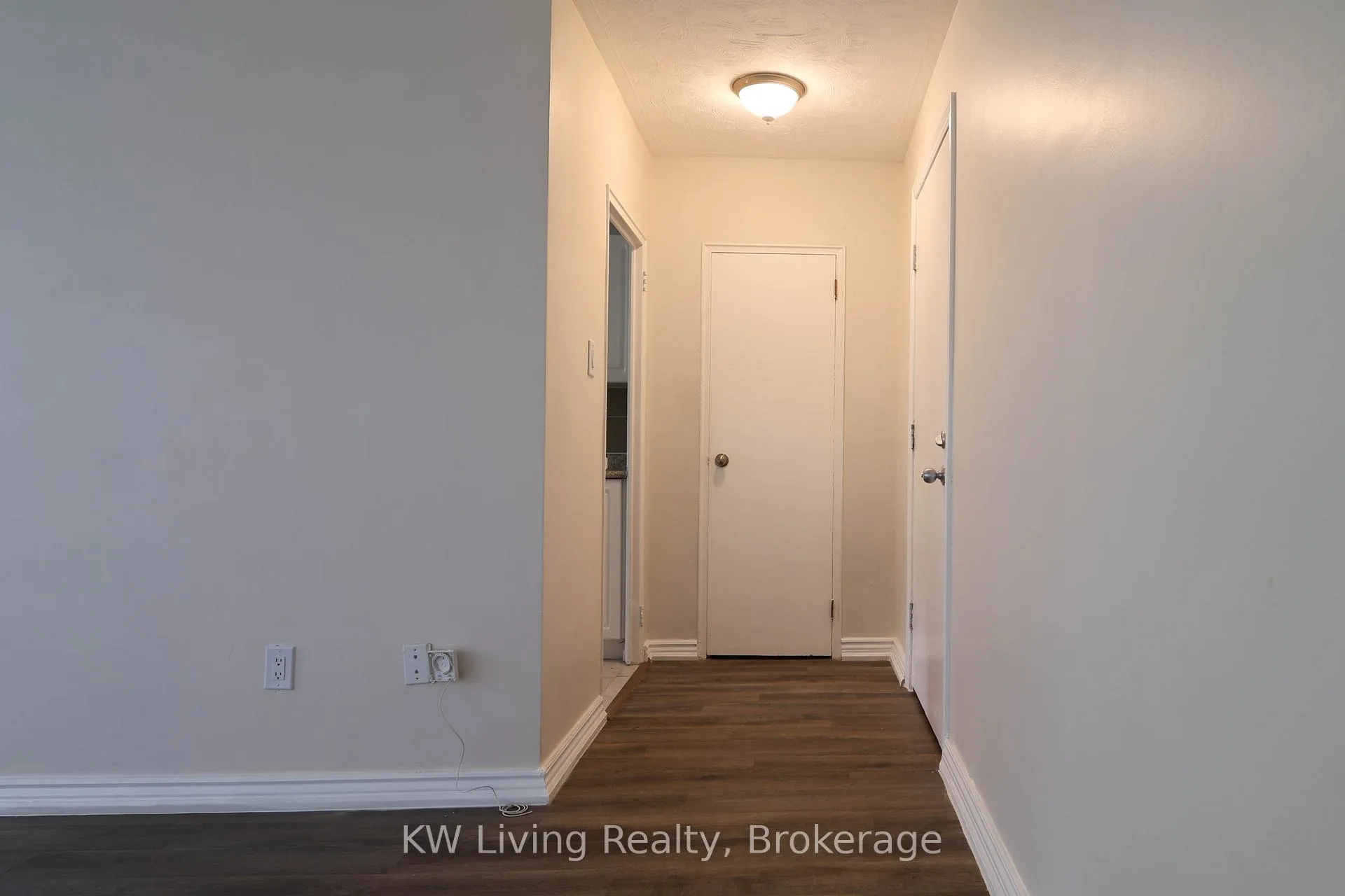 Photo 17 of Unit 403, 100 Browns Line, Etobicoke, Alderwood — HOMEH