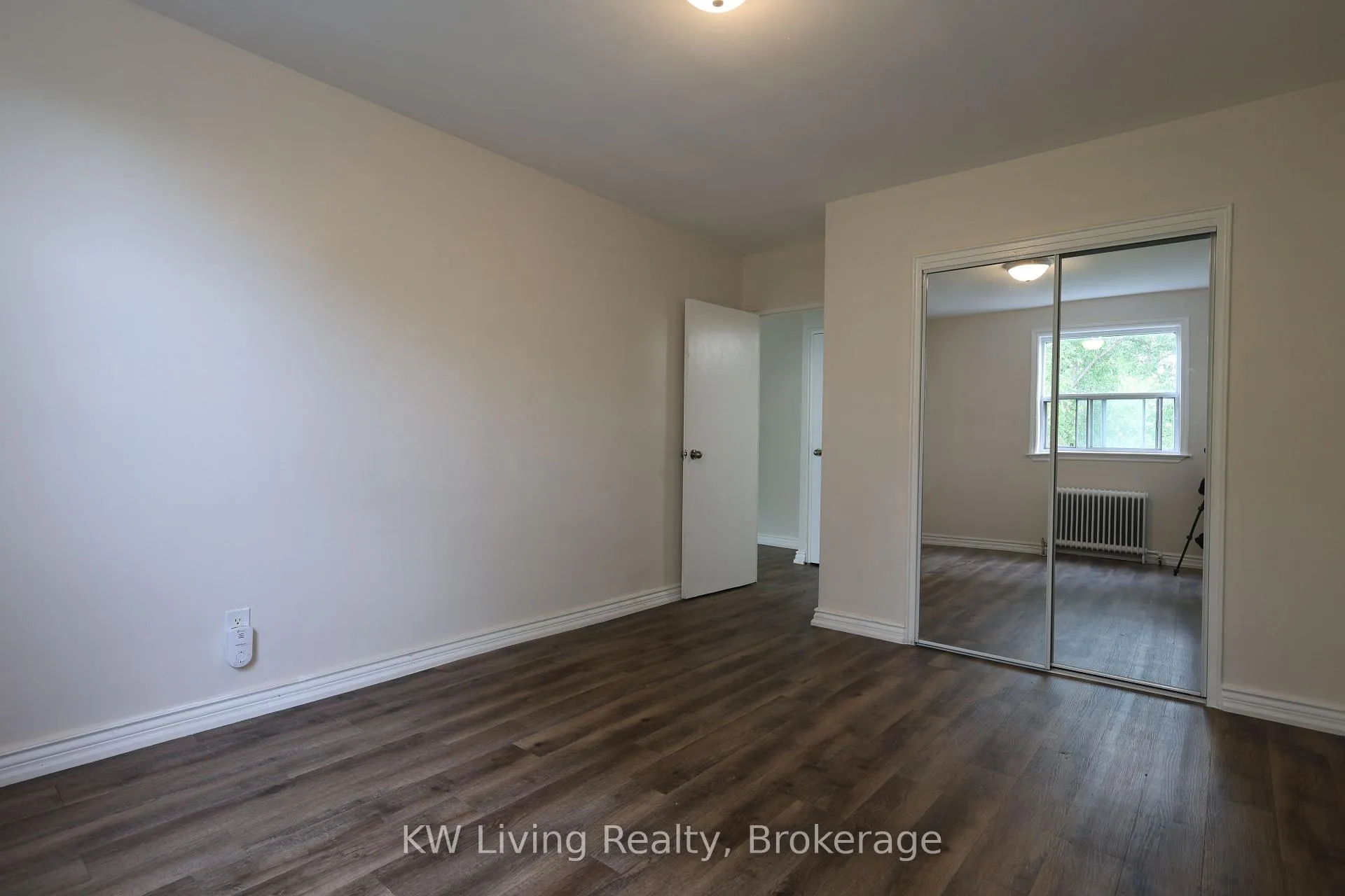 Photo 23 of Unit 403, 100 Browns Line, Etobicoke, Alderwood — HOMEH