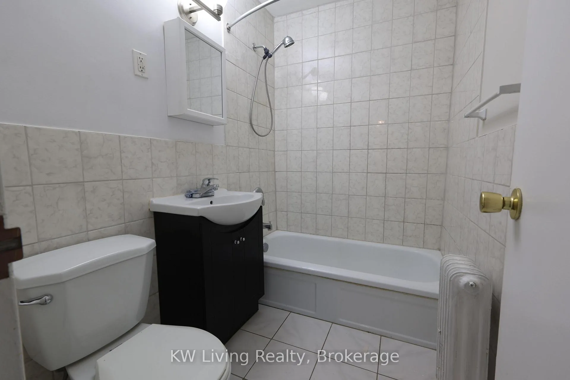 Photo 24 of Unit 403, 100 Browns Line, Etobicoke, Alderwood — HOMEH