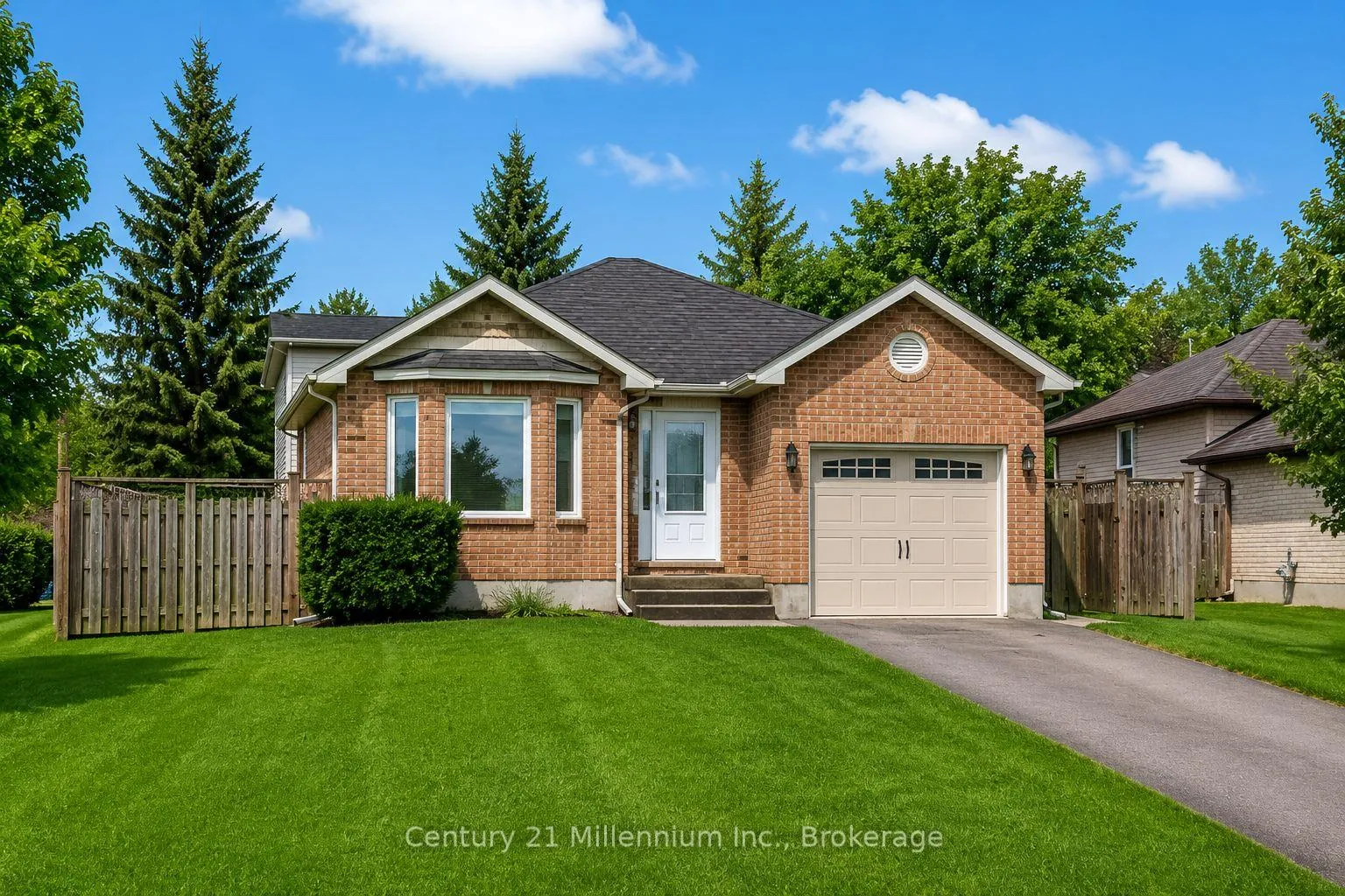 Photo 1 of 61 Albery Court, Meaford — HOMEH