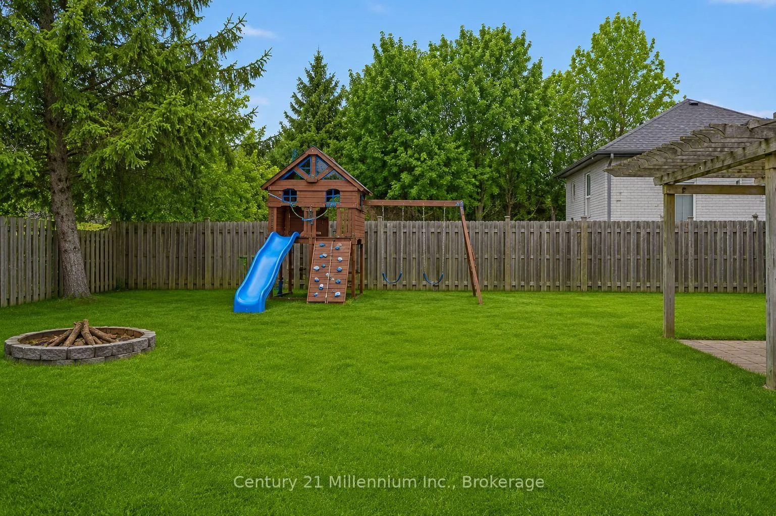 Photo 29 of 61 Albery Court, Meaford — HOMEH