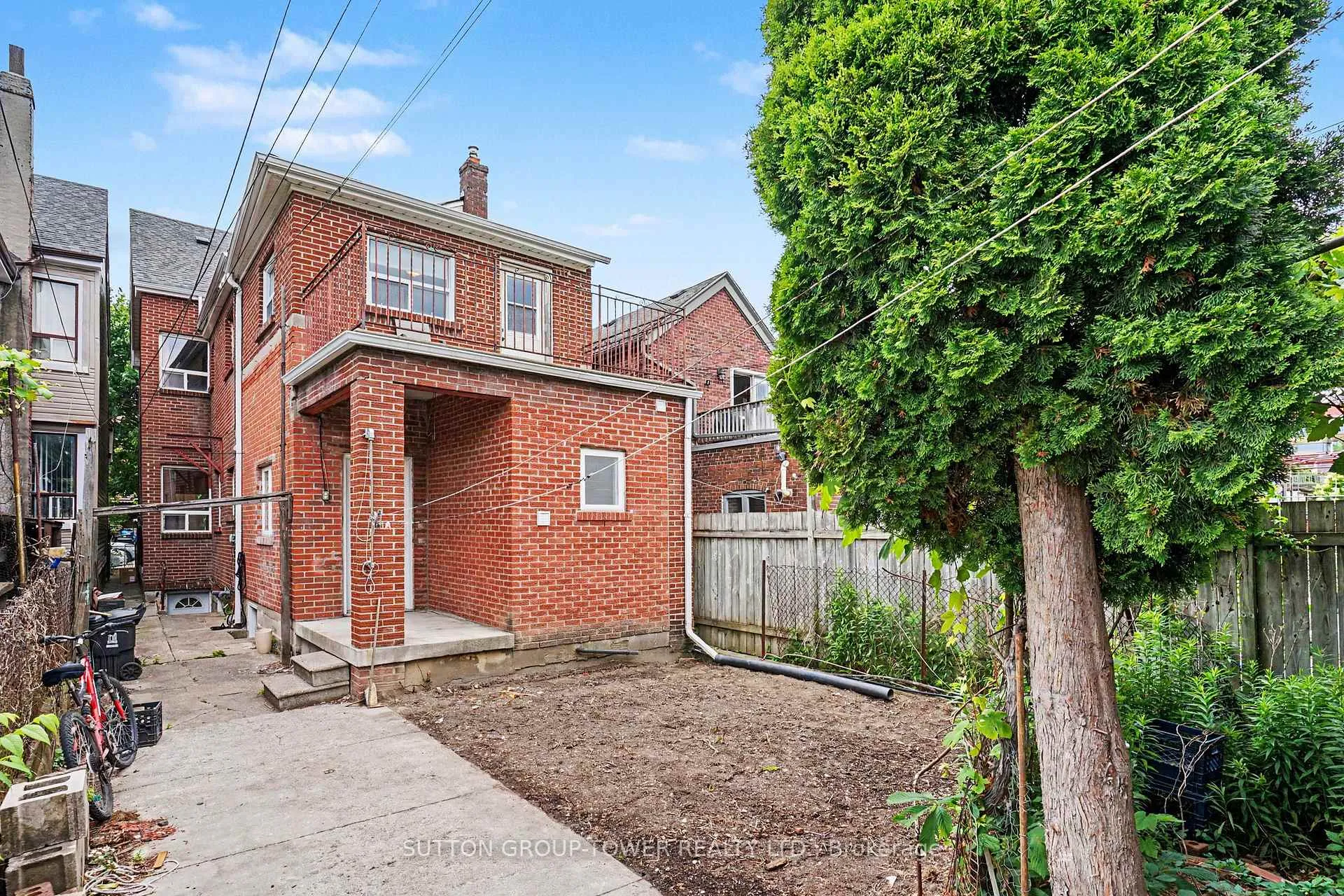 Photo 2 of 329 Euclid Avenue, Toronto, Trinity-Bellwoods — HOMEH