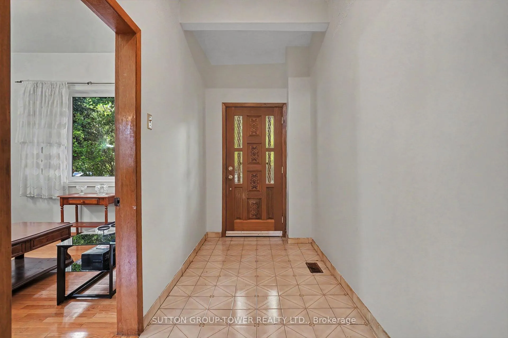 Photo 3 of 329 Euclid Avenue, Toronto, Trinity-Bellwoods — HOMEH