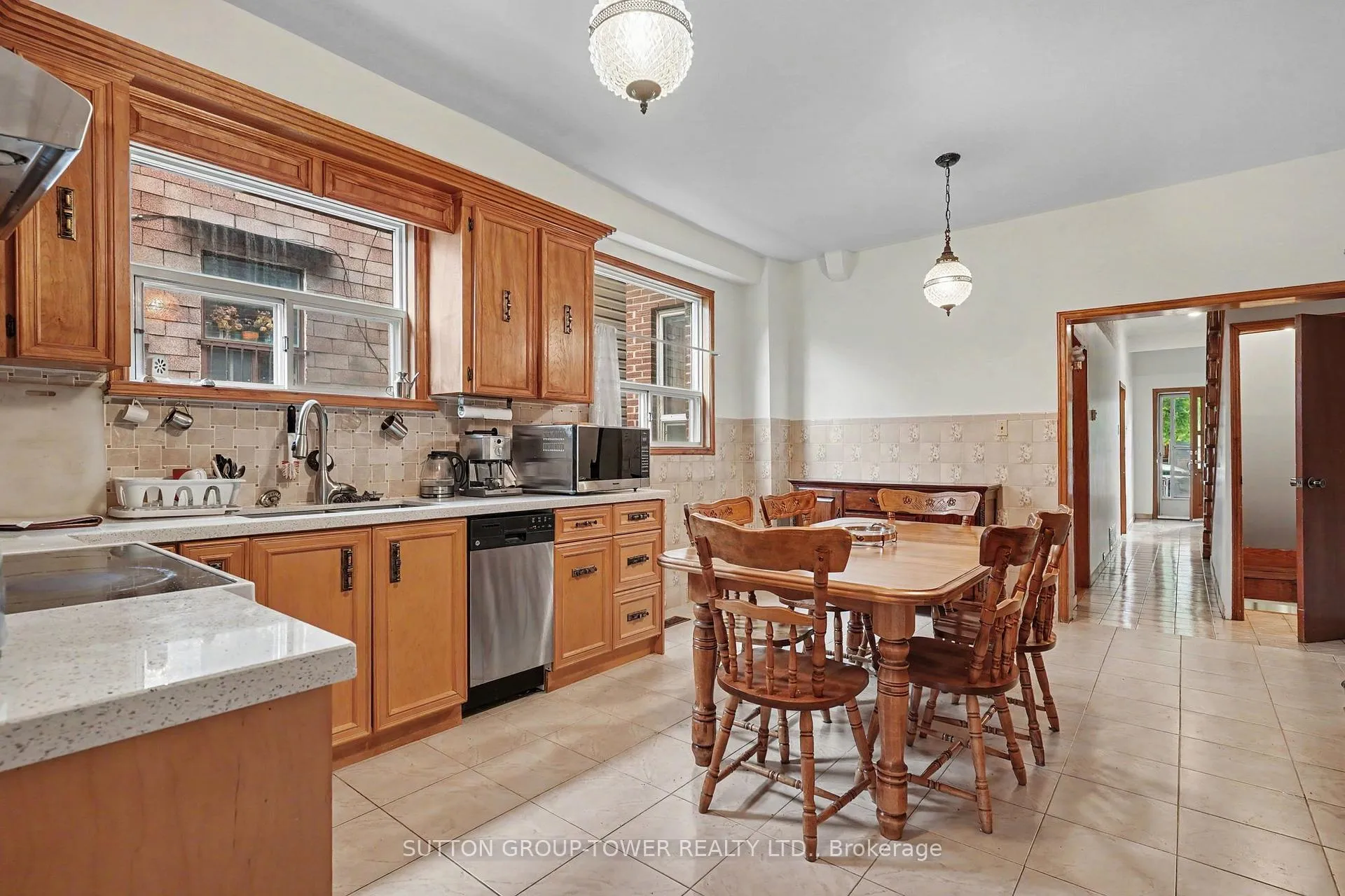 Photo 9 of 329 Euclid Avenue, Toronto, Trinity-Bellwoods — HOMEH