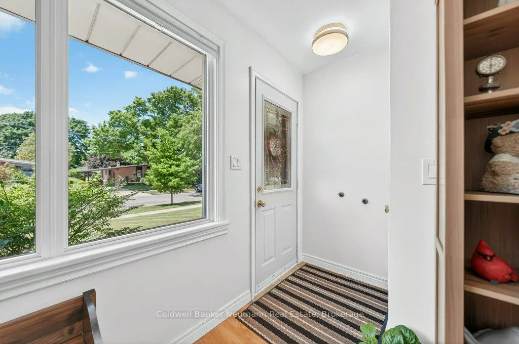 Photo 7 of 29 Delmar Boulevard, Guelph, St. George's — HOMEH