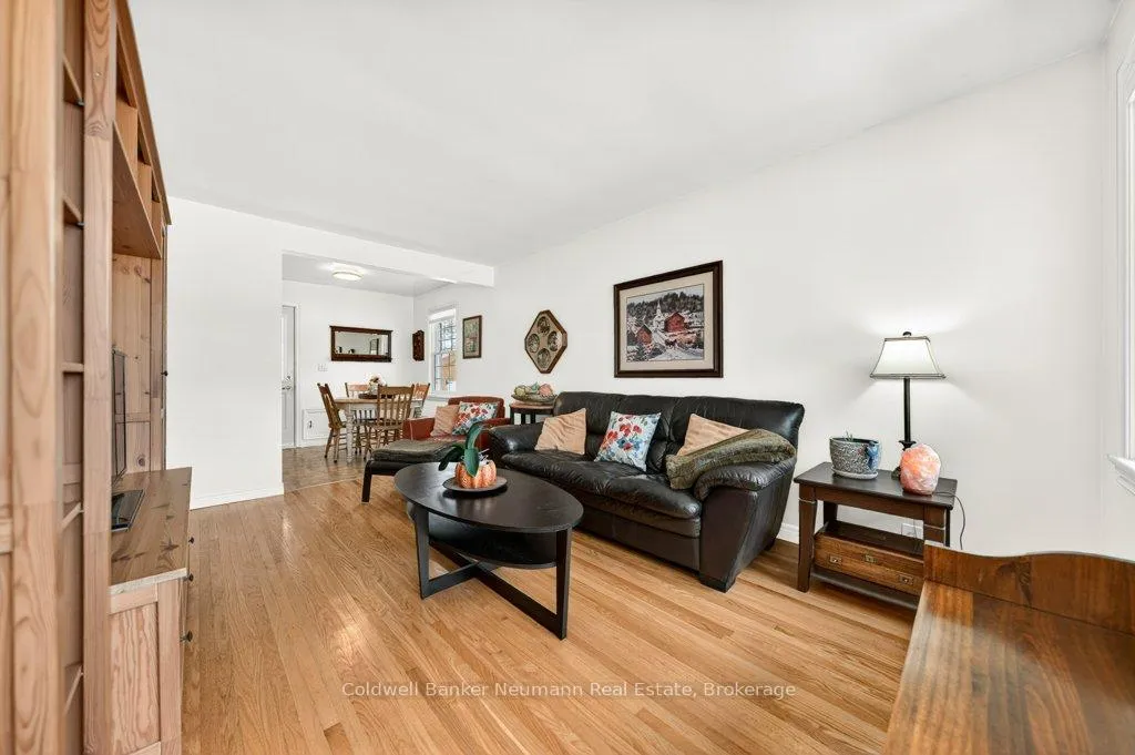 Photo 8 of 29 Delmar Boulevard, Guelph, St. George's — HOMEH