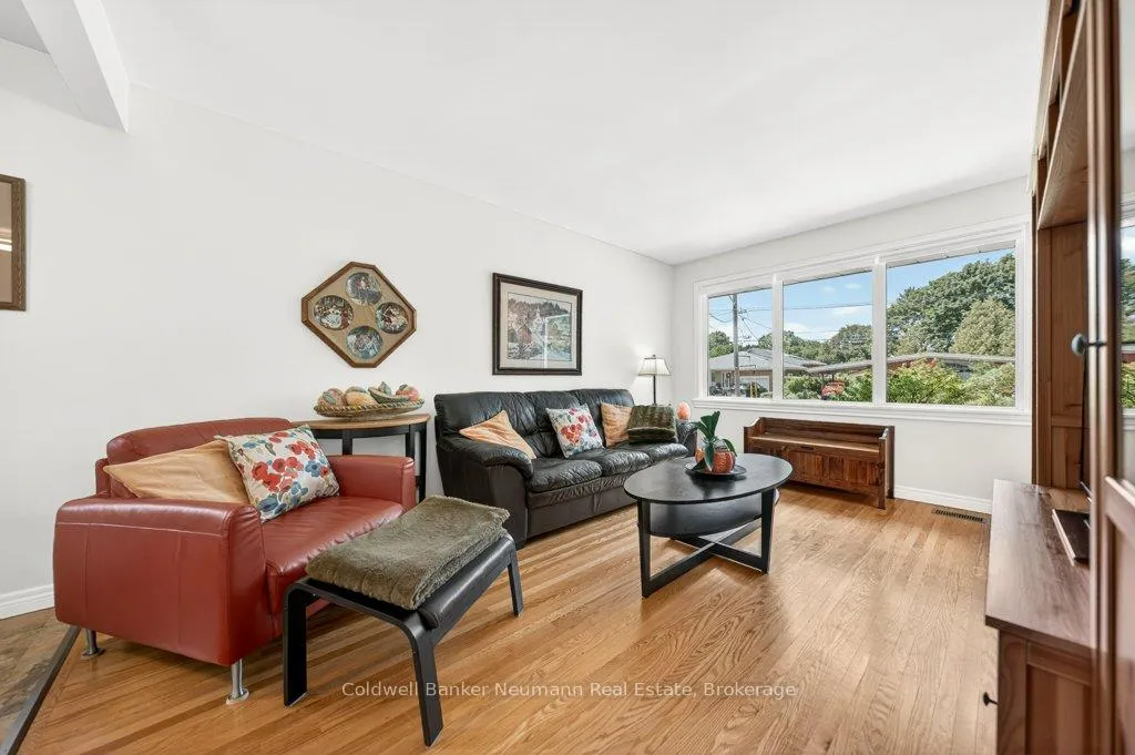 Photo 9 of 29 Delmar Boulevard, Guelph, St. George's — HOMEH