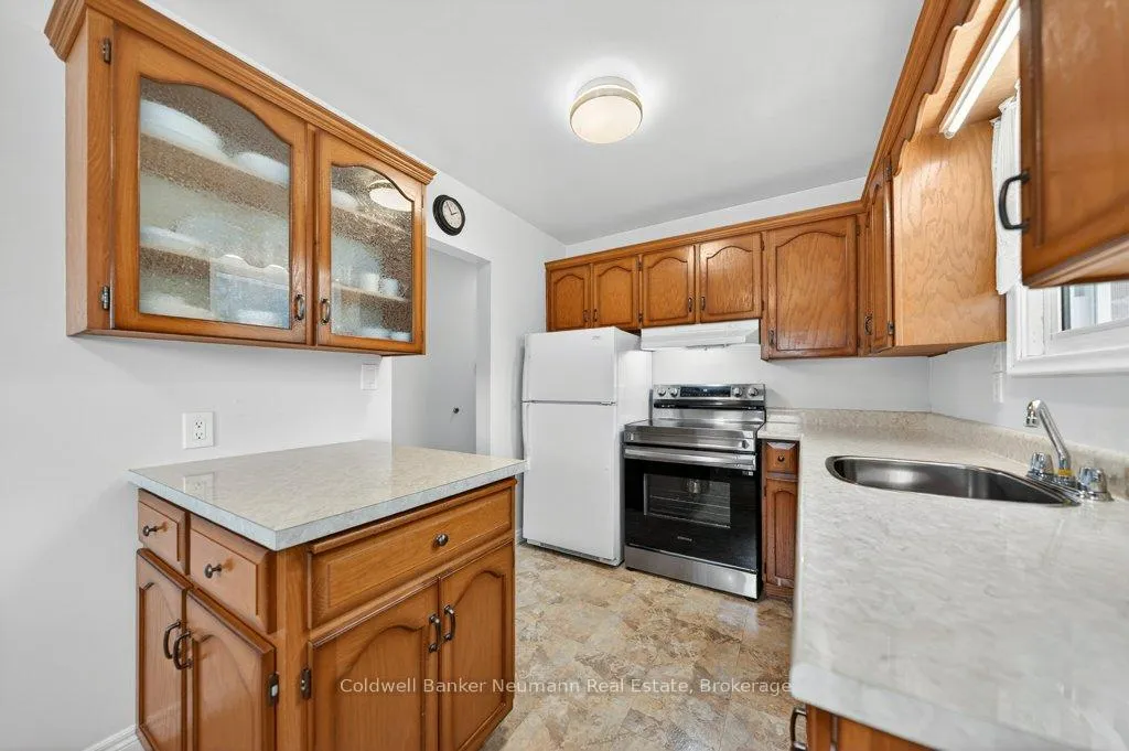 Photo 16 of 29 Delmar Boulevard, Guelph, St. George's — HOMEH